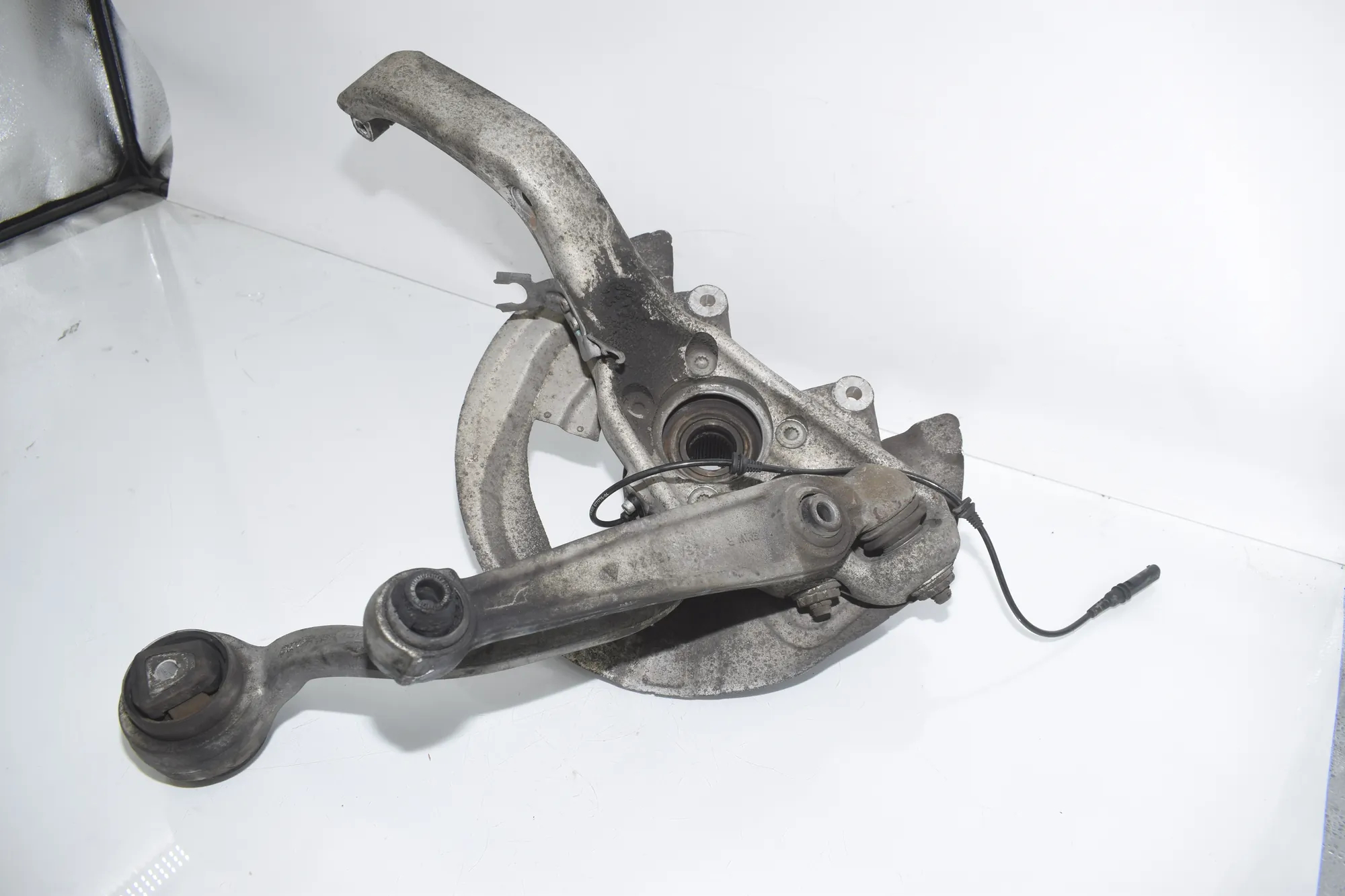 Front Right Wheel Hub – OEM 6773784 · BMW X5 (E70) xDrive 40 d 2011 – 2