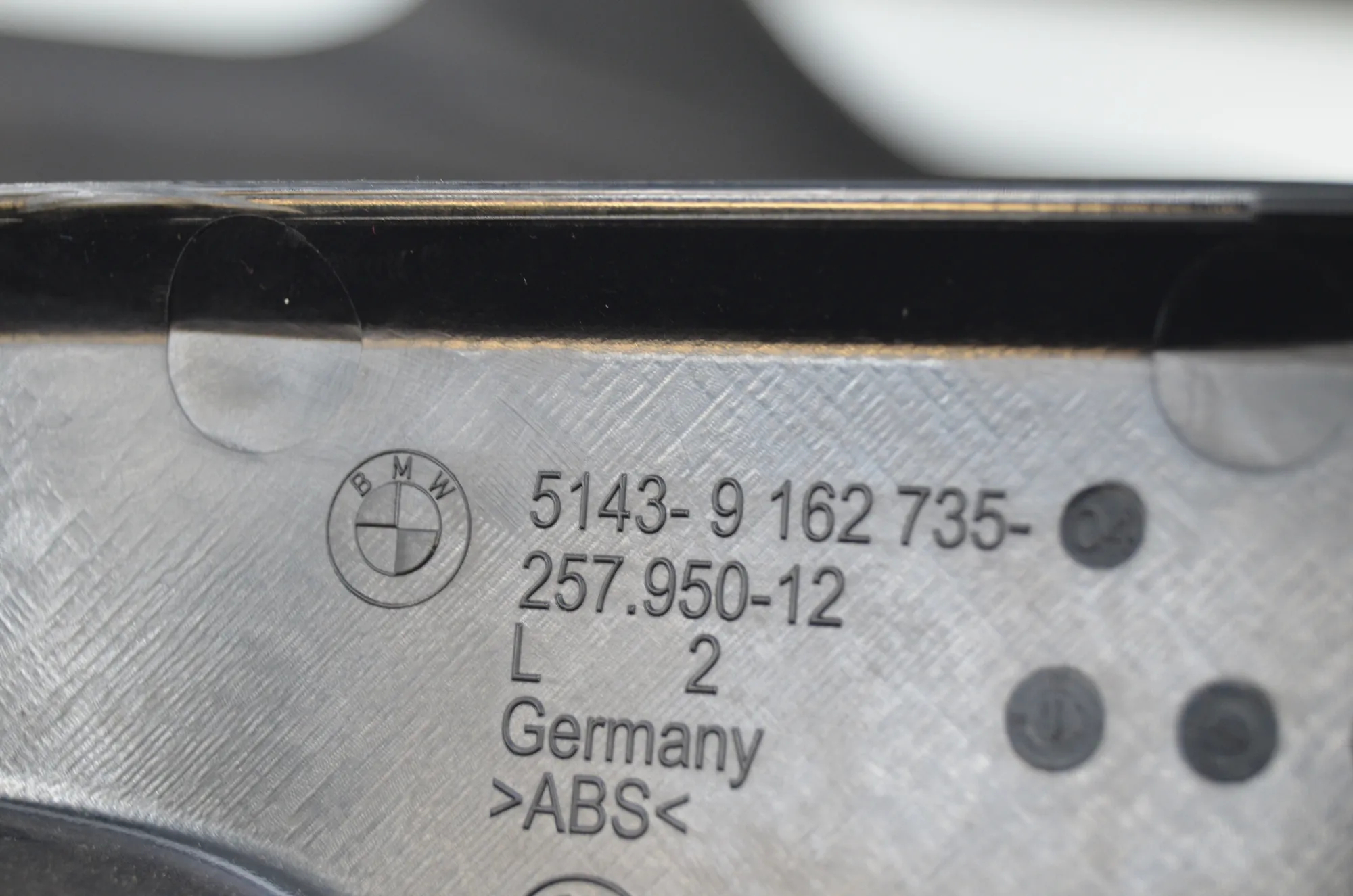 Front Right Sill Trim – OEM 9162735 · BMW 5 Touring (F11) 530 d 2011 – 6