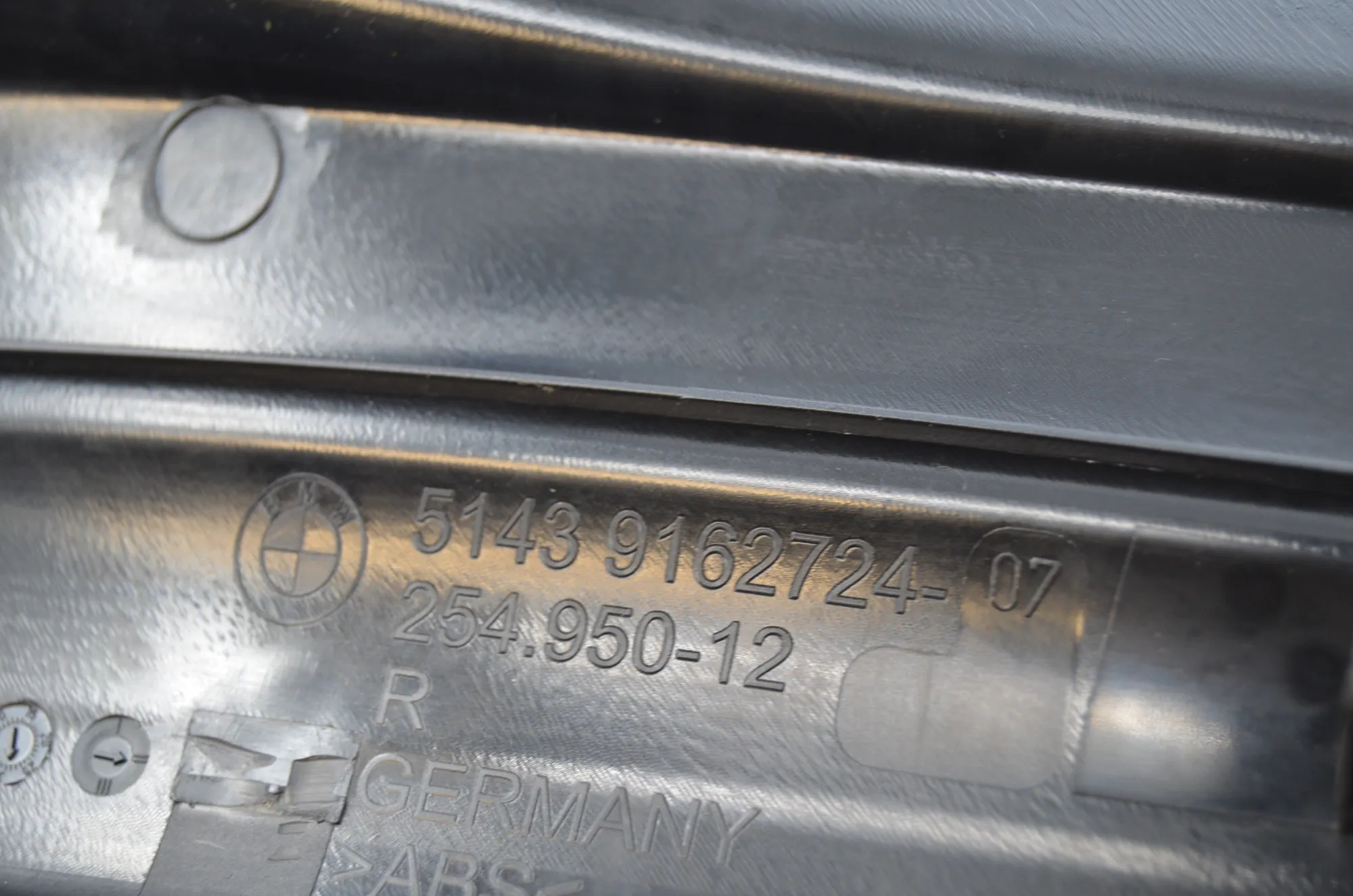 Front Right Sill Trim – OEM 9162735 · BMW 5 Touring (F11) 530 d 2011 – 11