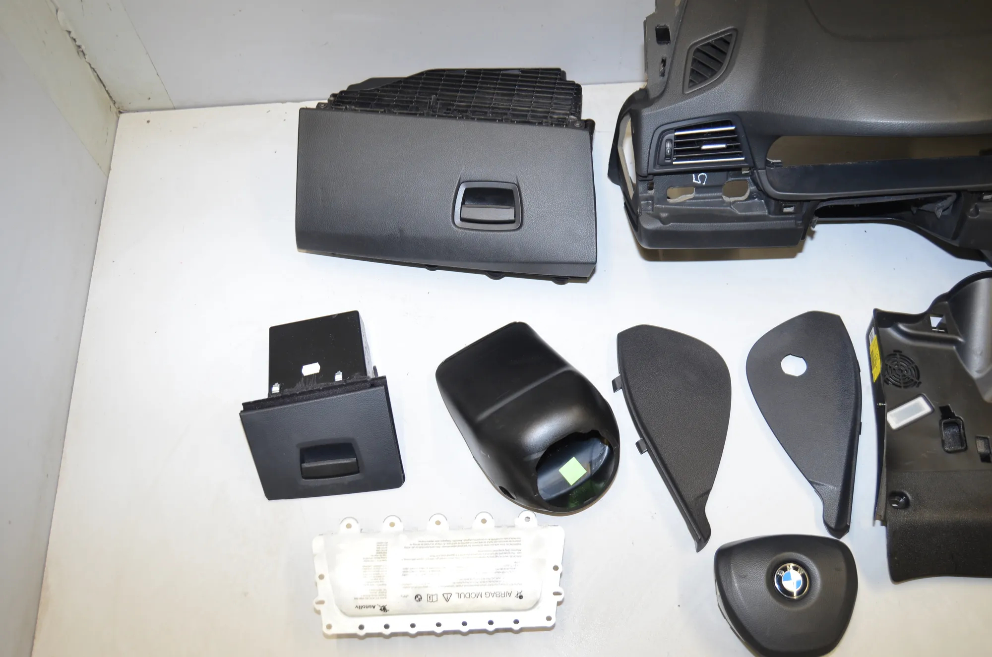 Dashboard – OEM 9207381 · BMW 5 Touring (F11) 530 d 2011 – 3