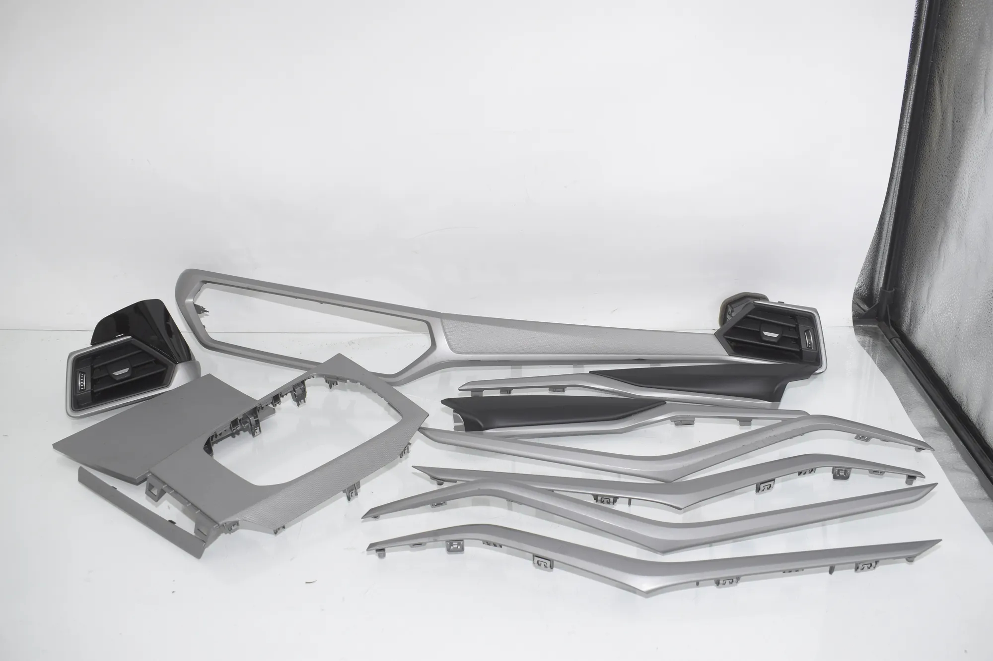 Interior Trim Strips Kit – OEM 6806780 · BMW 3 Touring (G21) (2019 - -) 318 d 2021 – 3