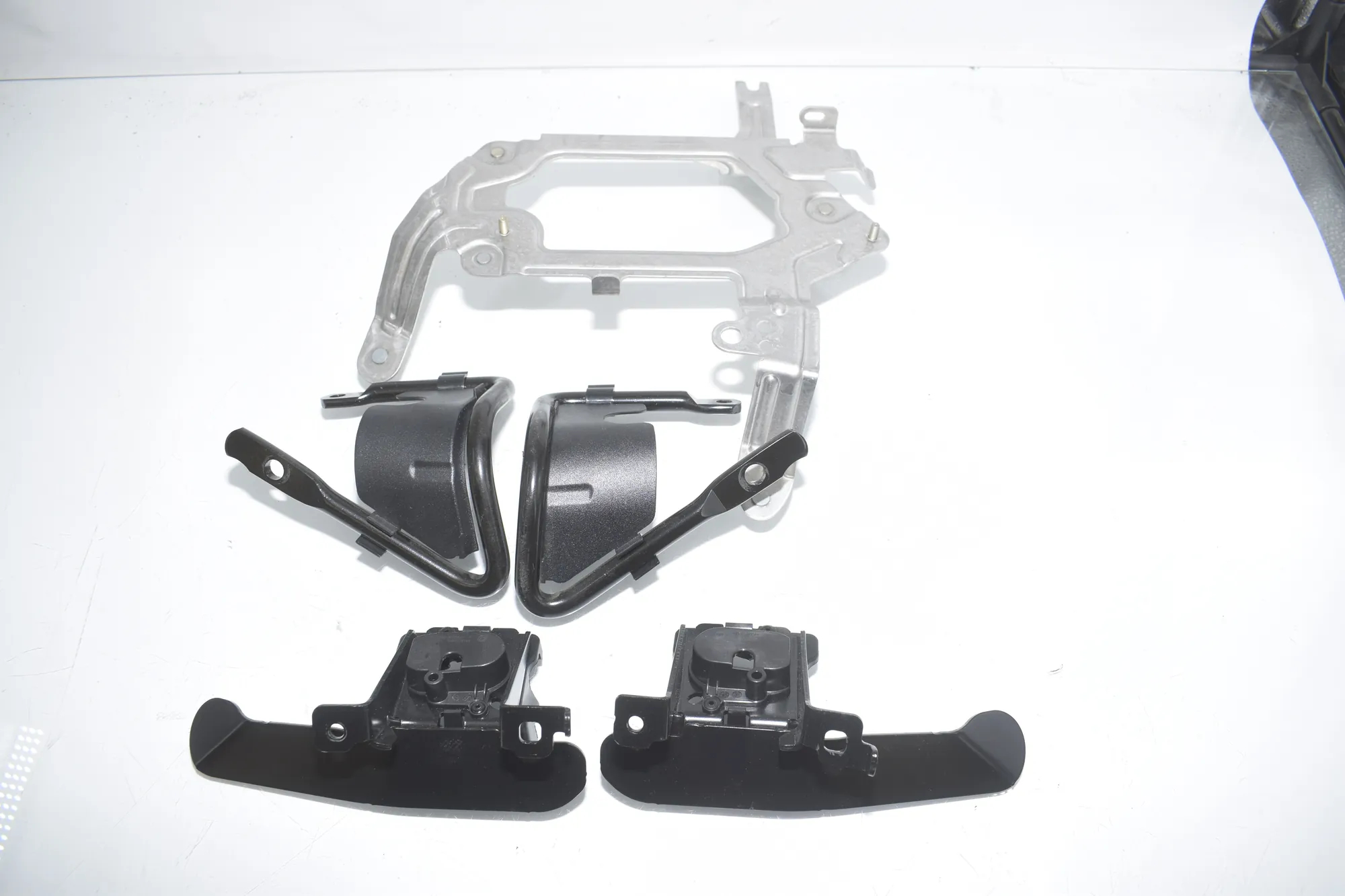 Bracket – OEM 9865515 · BMW 3 Touring (G21) (2019 - -) 318 d 2021 – 2