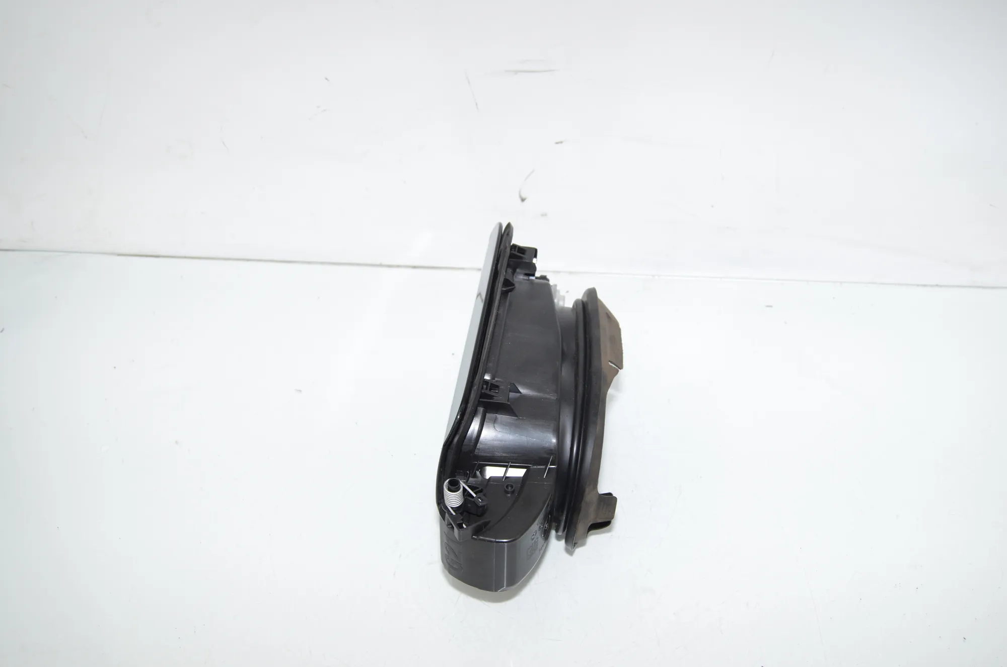 Fuel Tank Flap Cap – OEM 7433410 · BMW 3 Touring (G21) (2019 - -) 318 d 2021 – 2