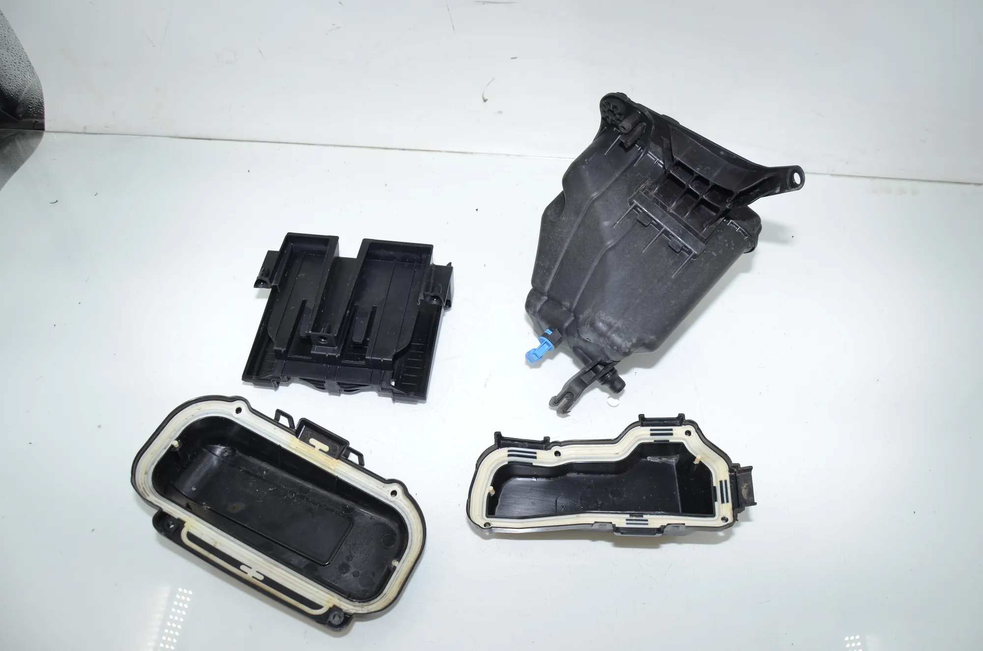 Expansion Tank – OEM 7647283 · BMW 5 (F10) 530 d 2016 – 6