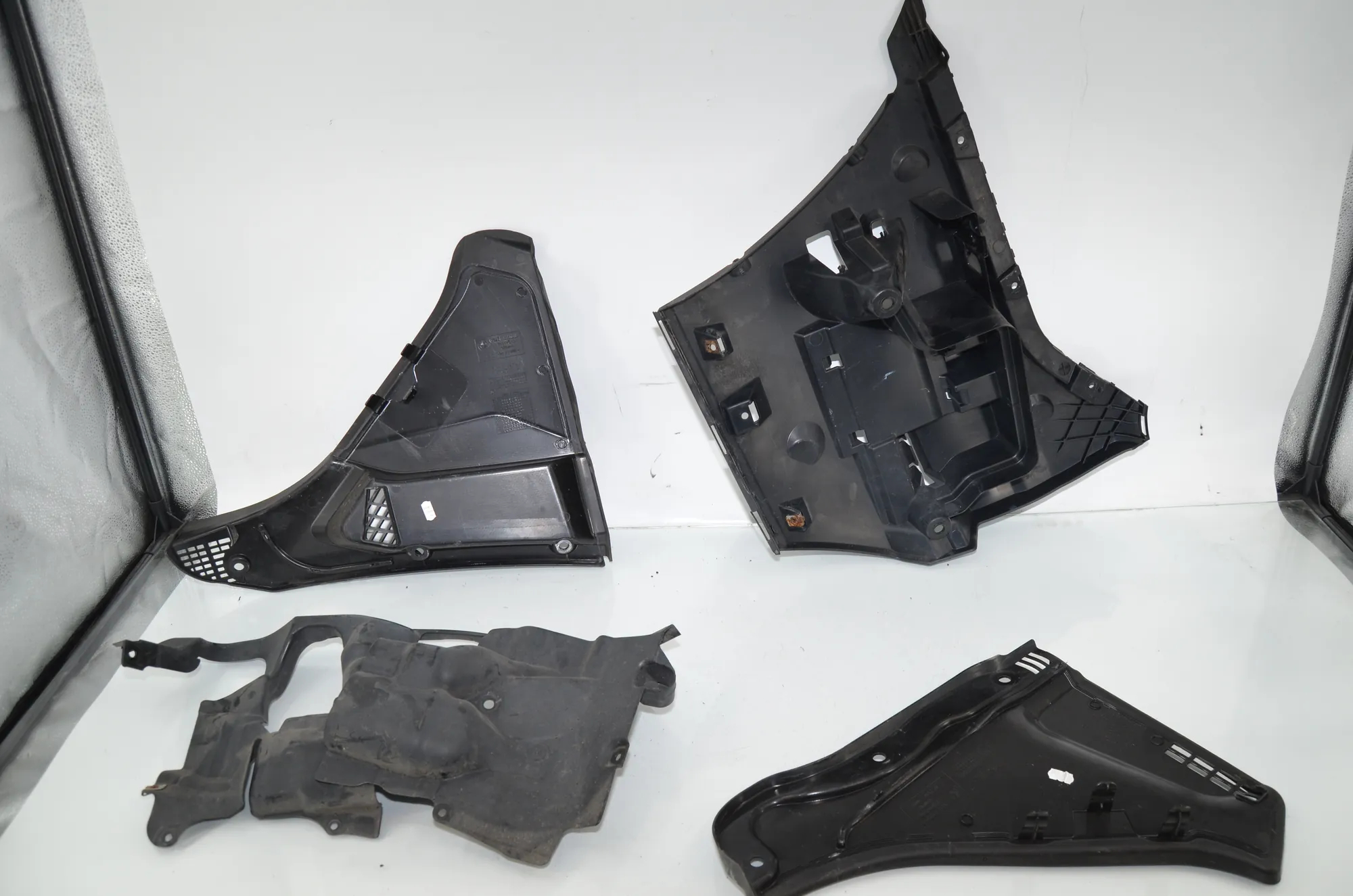 Other Body Parts – OEM 7184768 · BMW 5 (F10) 530 d 2016 – 6