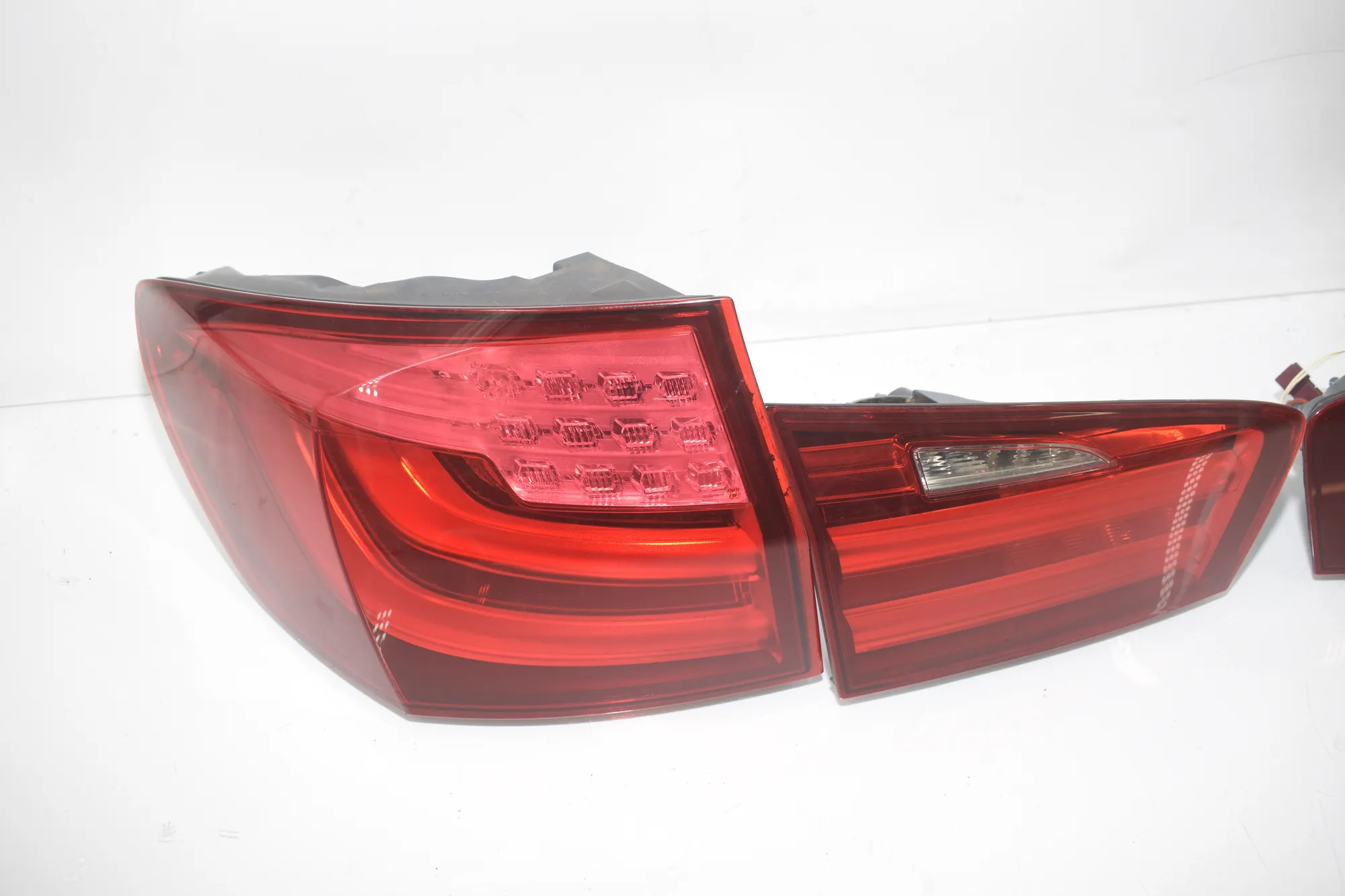 Rear Tail Light Set – OEM 7203227 · BMW 5 Touring (F11) 530 d 2011 – 6