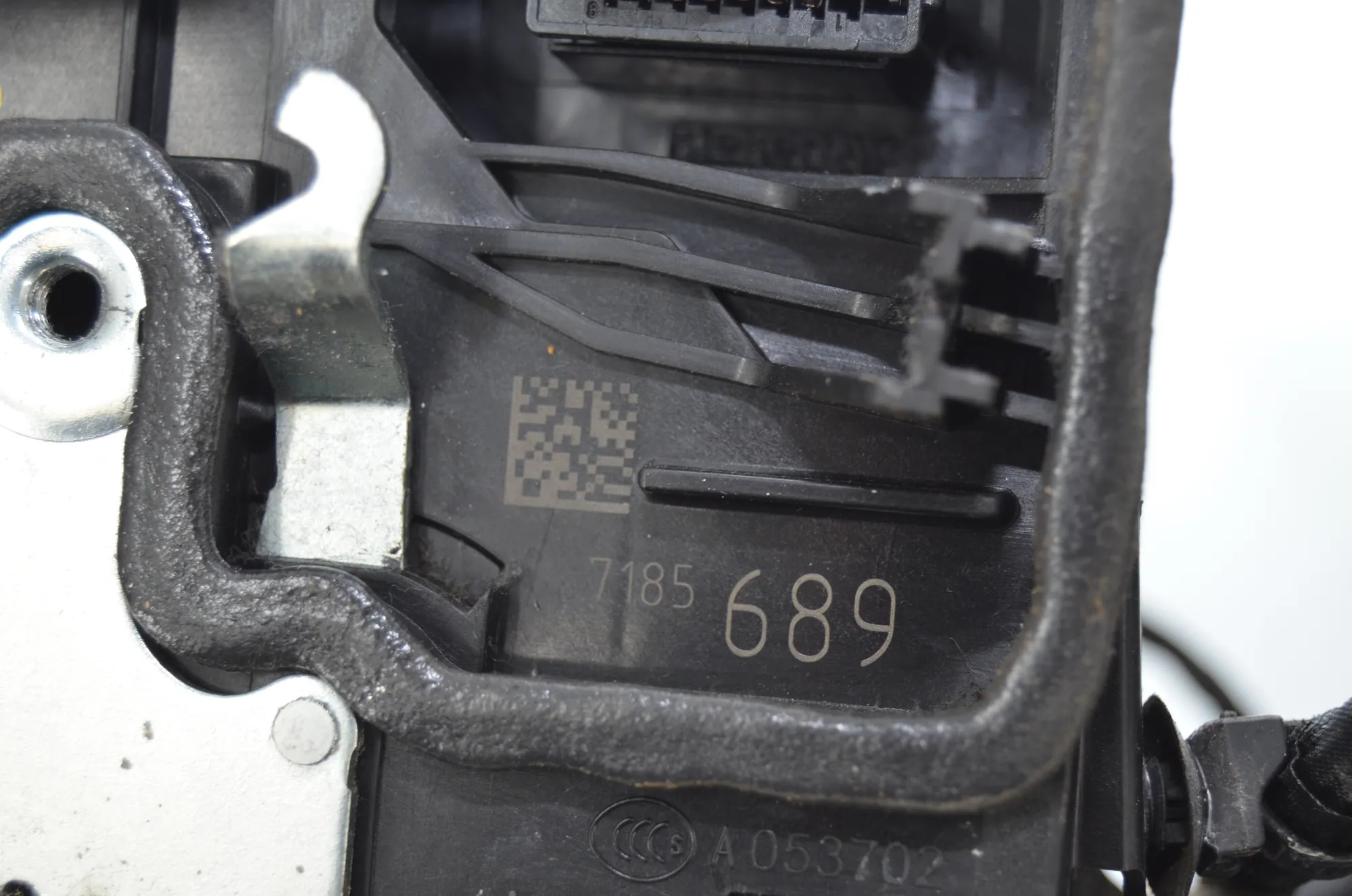 Door Locks Soft Close Kit – OEM 7154515 · BMW 5 Touring (F11) 530 d 2011 – 10