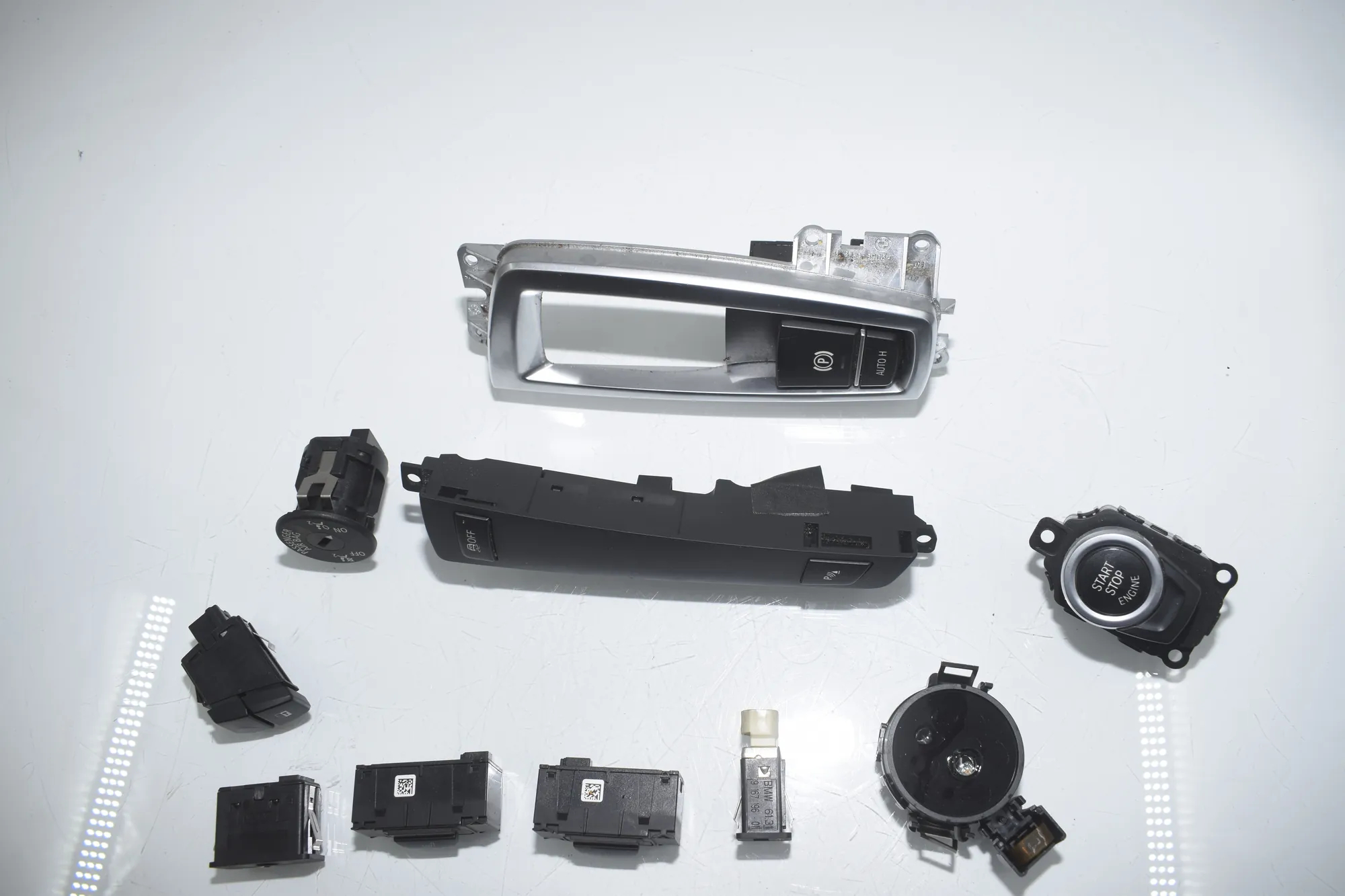 Switches – OEM 9217594 · BMW 5 Touring (F11) 530 d 2011 – 3