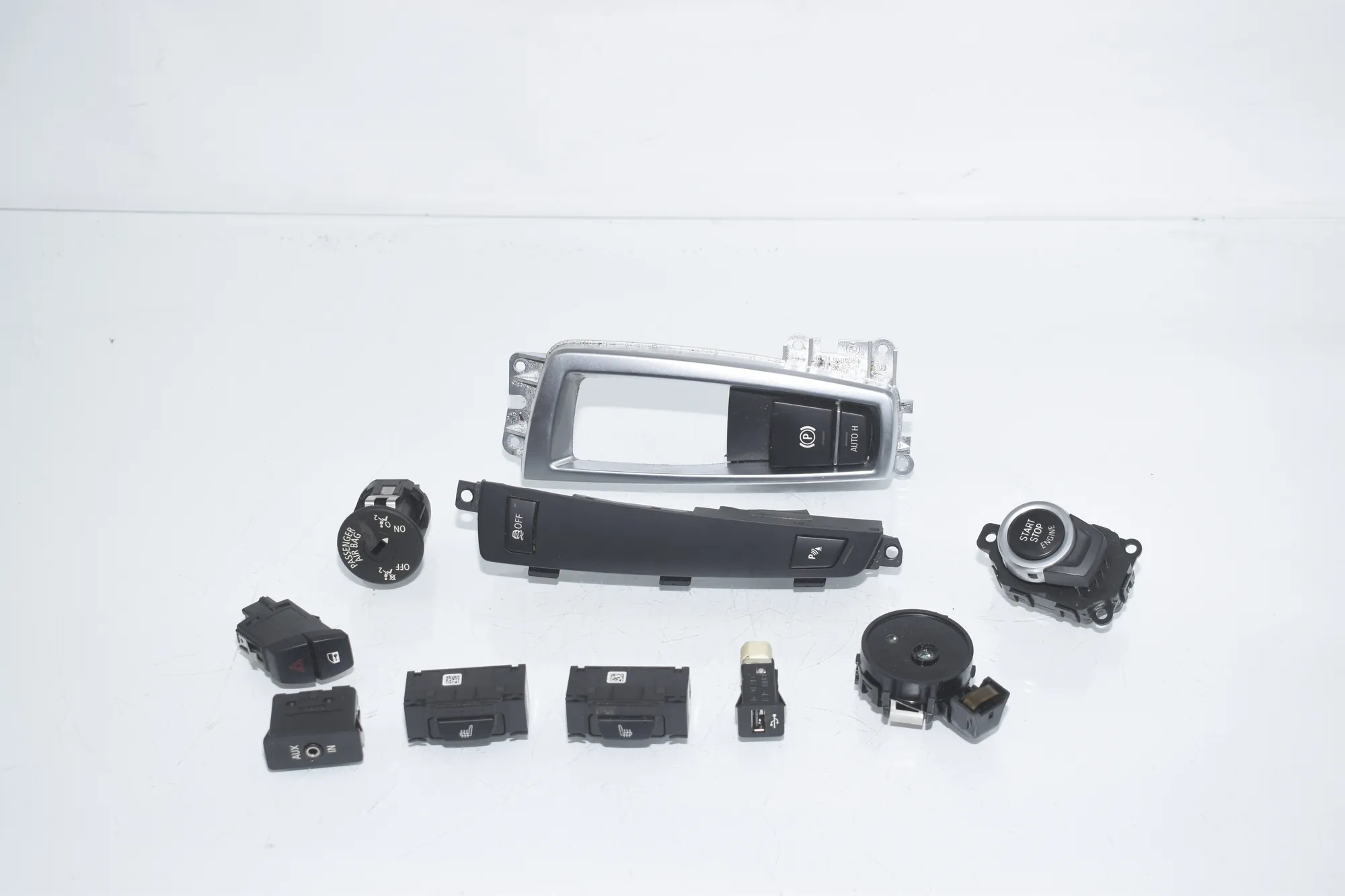 Switches – OEM 9217594 · BMW 5 Touring (F11) 530 d 2011