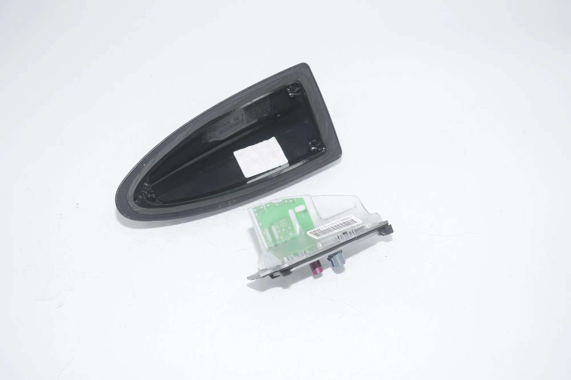 Antenna Trim – OEM 6950704 · BMW 5 Touring (F11) 530 d 2011 – 3
