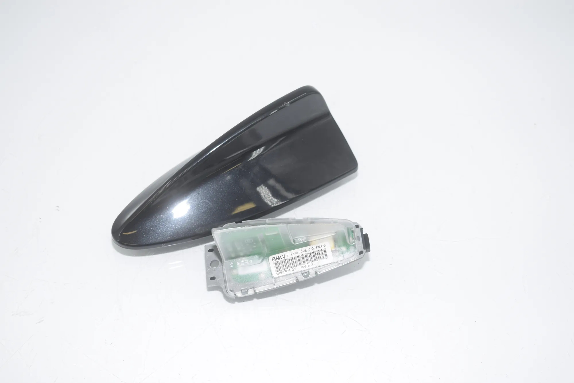 Antenna Trim – OEM 6950704 · BMW 5 Touring (F11) 530 d 2011