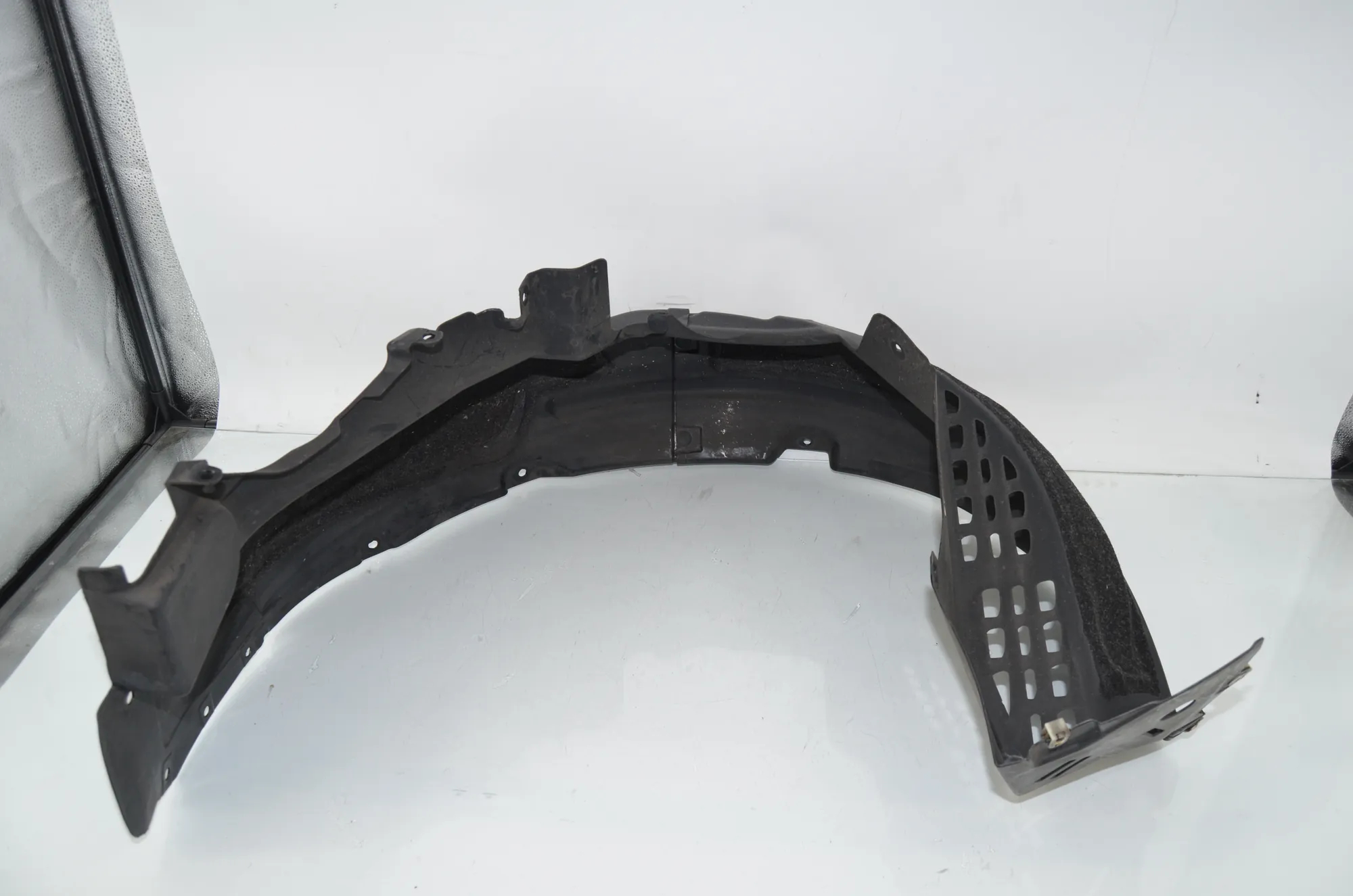 Rear Right Arch Liner – OEM 7394078 · BMW i3 (I01) s Electric 2022 – 3