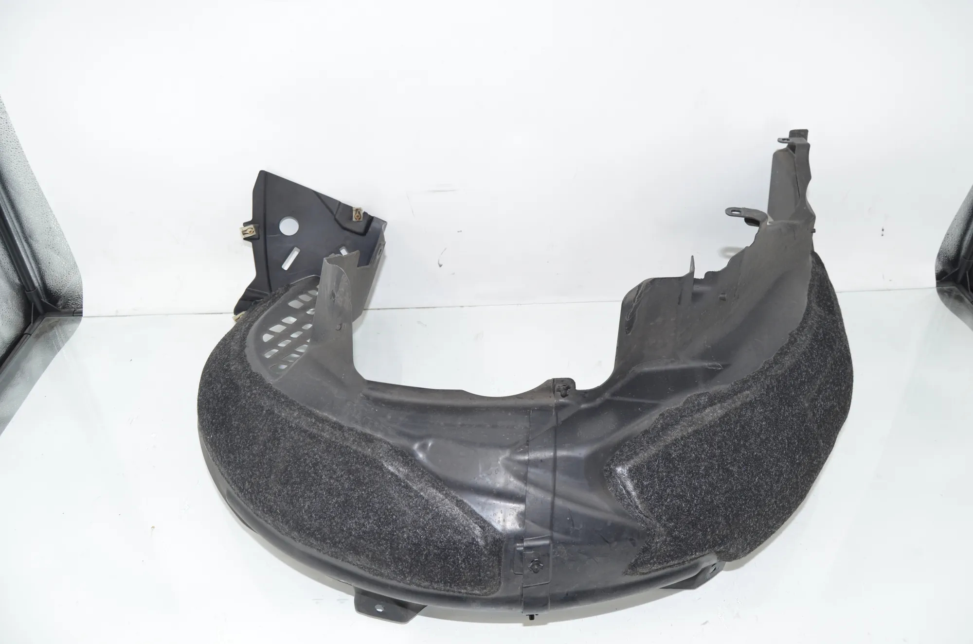 Rear Right Arch Liner – OEM 7394078 · BMW i3 (I01) s Electric 2022 – 2