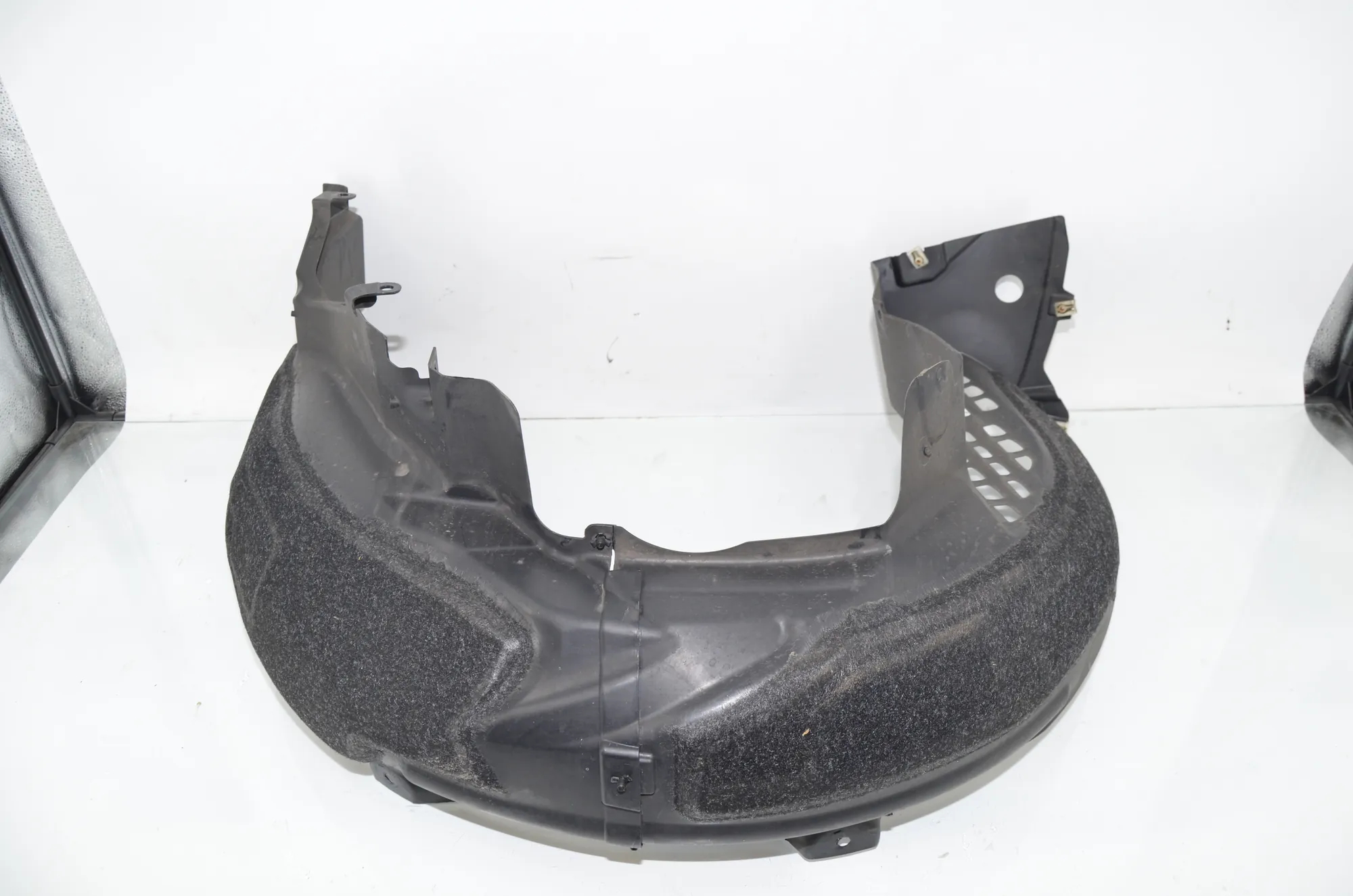 Rear Left Arch Liner – OEM 7394079 · BMW i3 (I01) s Electric 2022 – 2