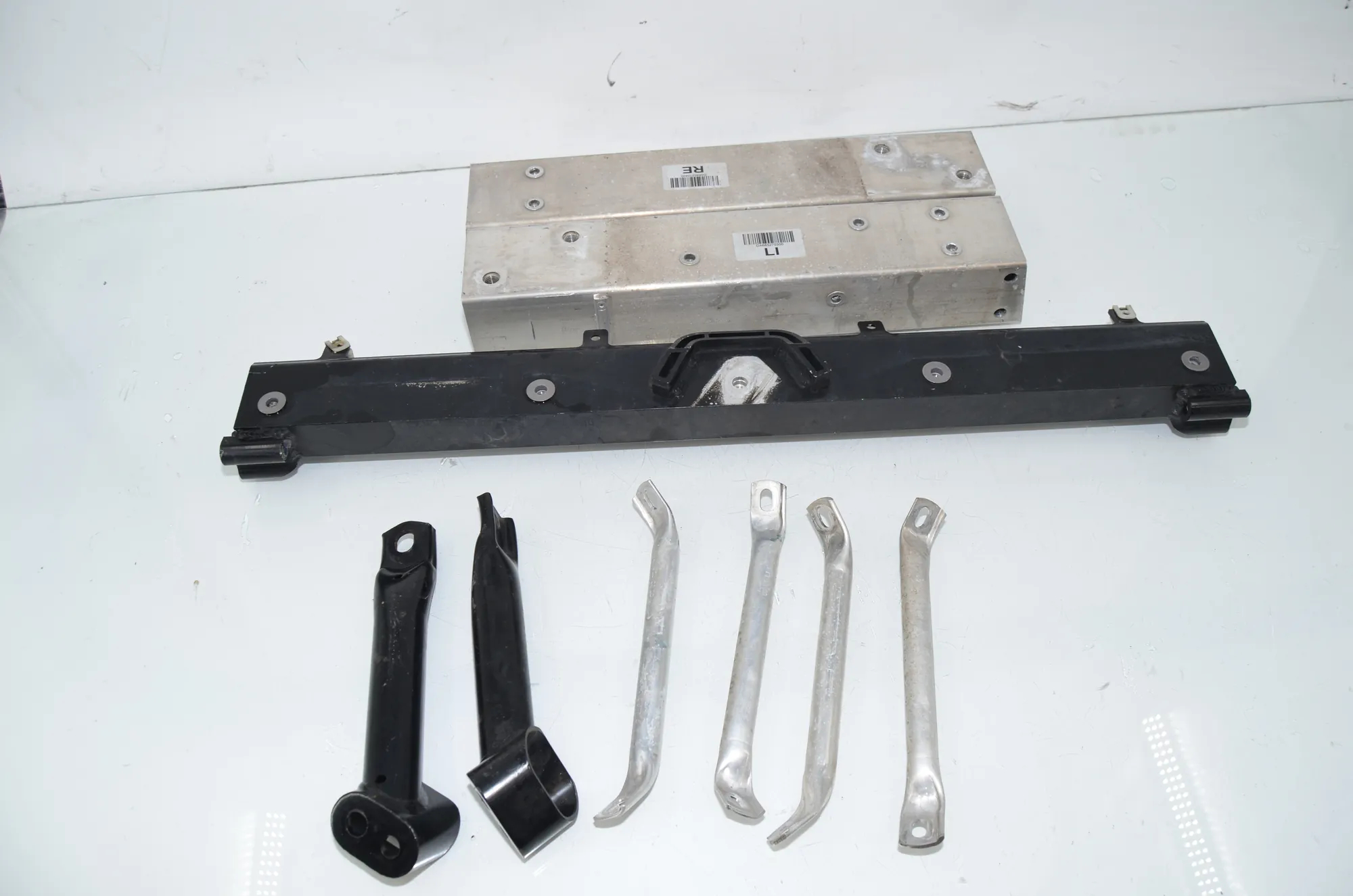 Other Body Parts – OEM 6852703 · BMW i3 (I01) s Electric 2022