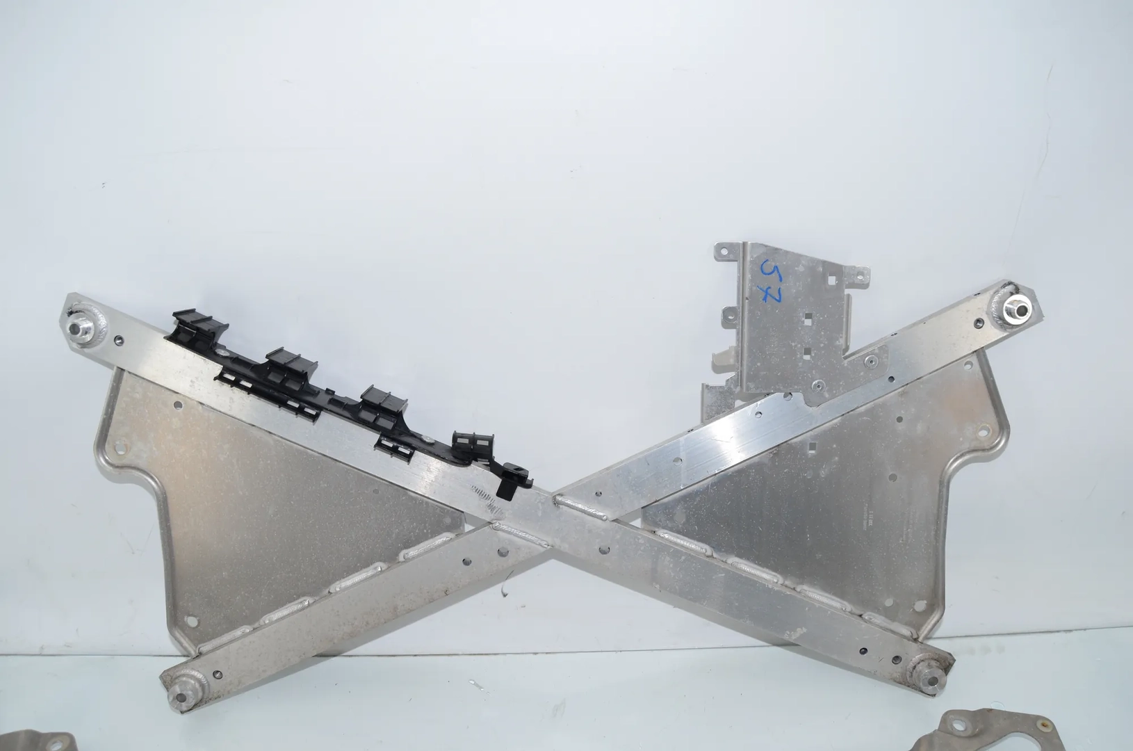 Other Body Parts – OEM 6858282 · BMW i3 (I01) s Electric 2022 – 3