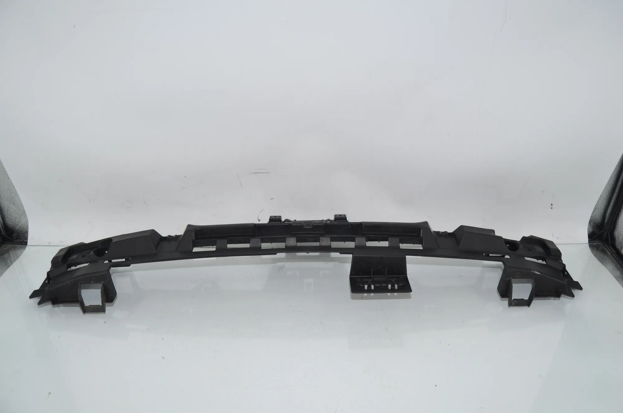 Rear Bumper Middle Bracket – OEM 7462344 · BMW i3 (I01) s Electric 2022 – 2