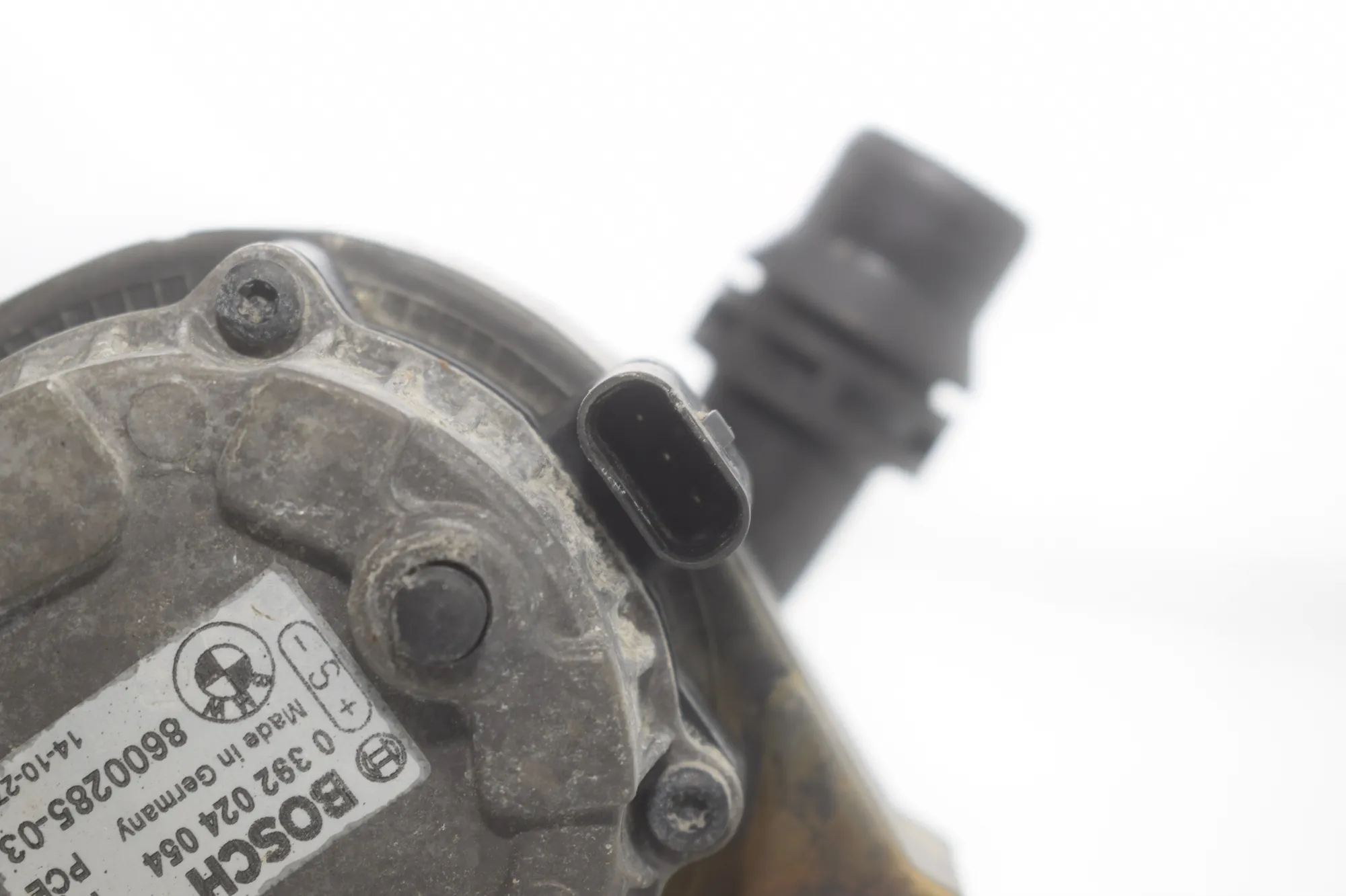 Auxiliary Water Pump – OEM 8600285 · BMW i3 (I01) Electric 2014 – 4