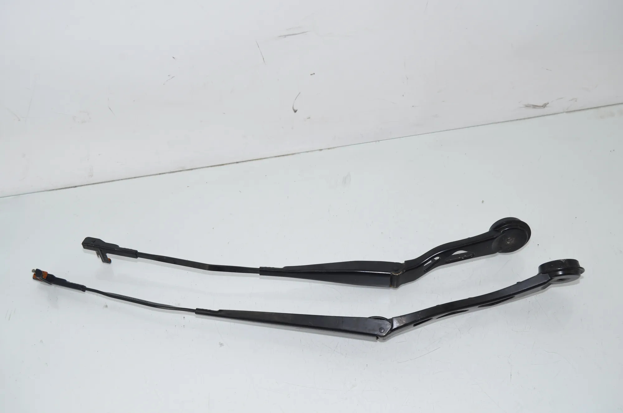 Front Wiper Arms – OEM 7322162 · BMW i3 (I01) Electric 2014