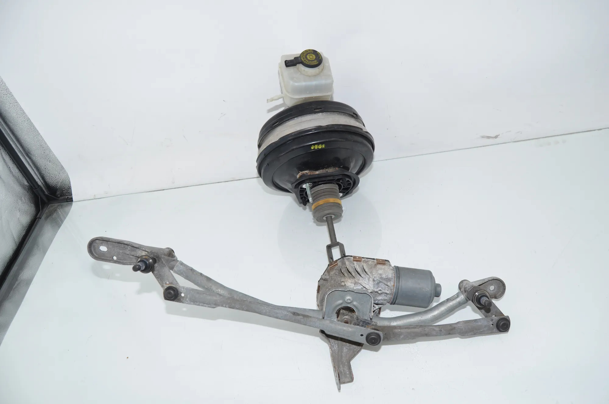 Brake Servo Booster – OEM 6796726 · BMW 5 Touring (F11) 530 d xDrive 2012 – 3