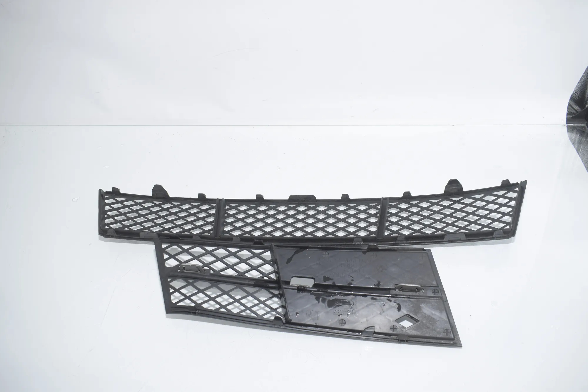 Front Bumper Lower Grill – OEM 7200699 · BMW 5 Touring (F11) 530 d 2011 – 2