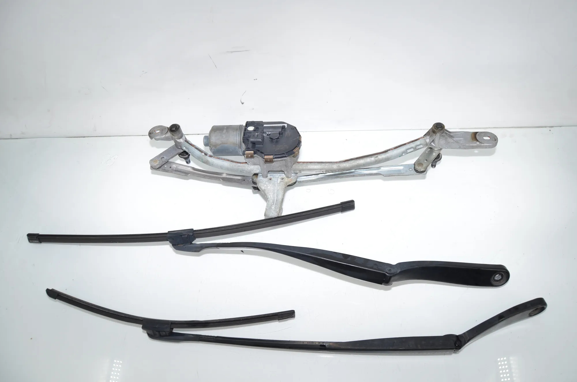 Front Windshield Wiper Mechanism – OEM 7272451 · BMW 5 Touring (F11) 530 d 2011 – 2