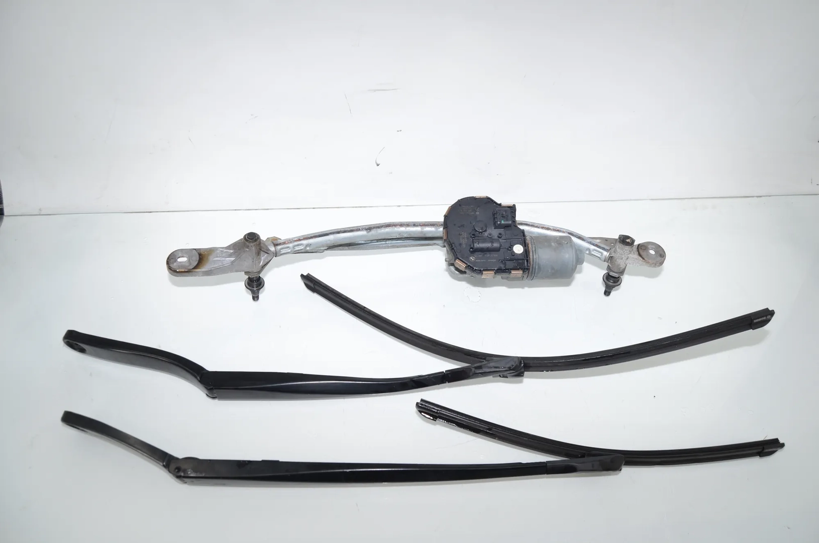 Front Windshield Wiper Mechanism – OEM 7306266 · BMW 5 Touring (F11) 530 d 2011 – 2