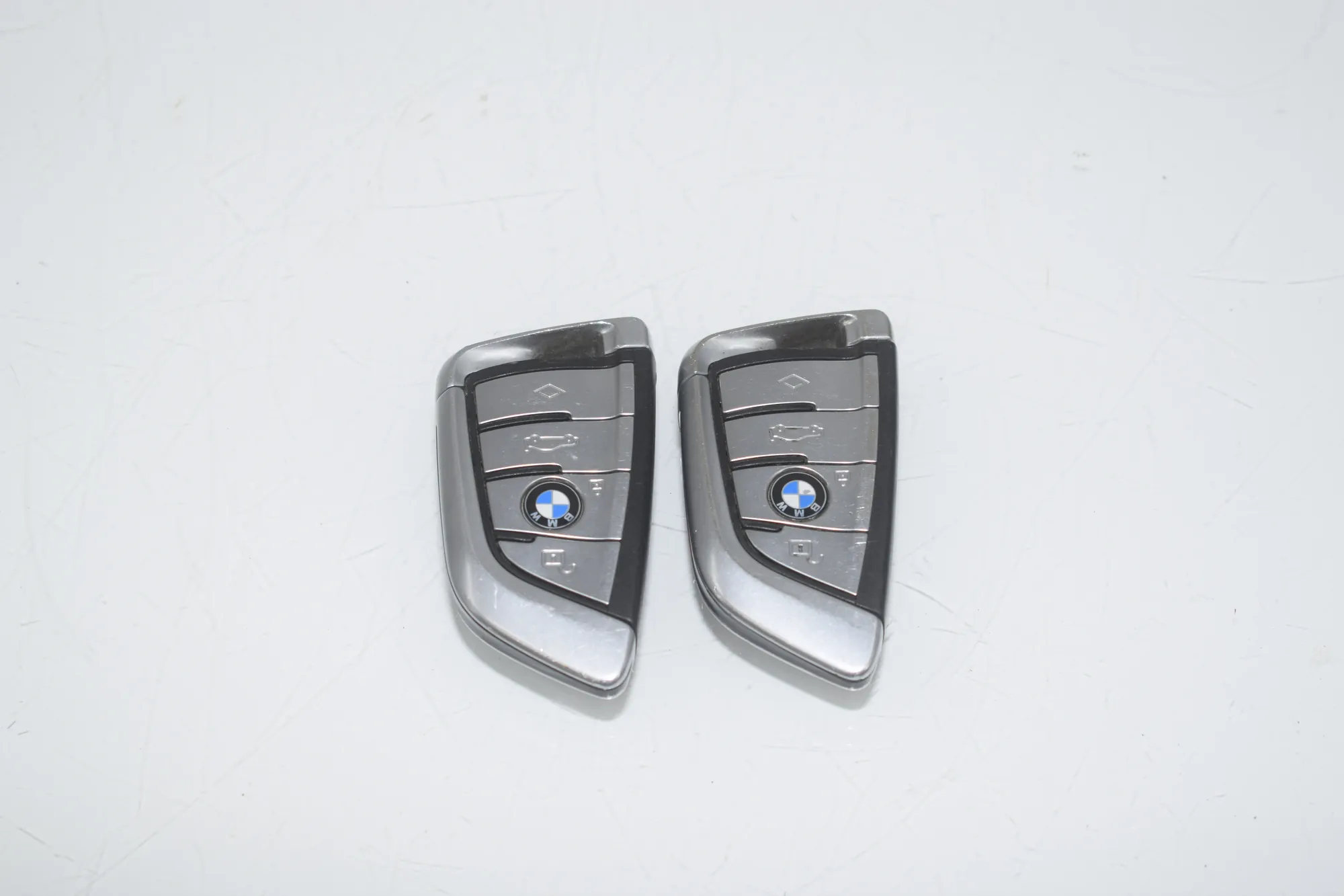 Ignition Key – OEM 2413252 · BMW 5 (G30) BMW 5 (G30) 520 i 2018