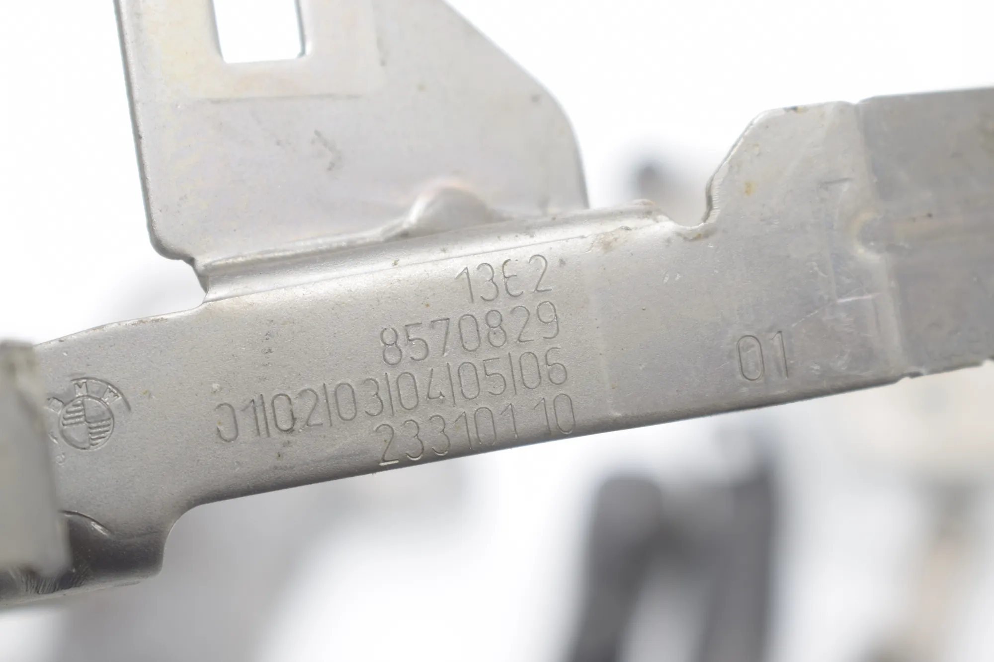Bracket – OEM 8570829 · BMW 5 Touring (G31) (2017 - -) 520 d 2019 – 3