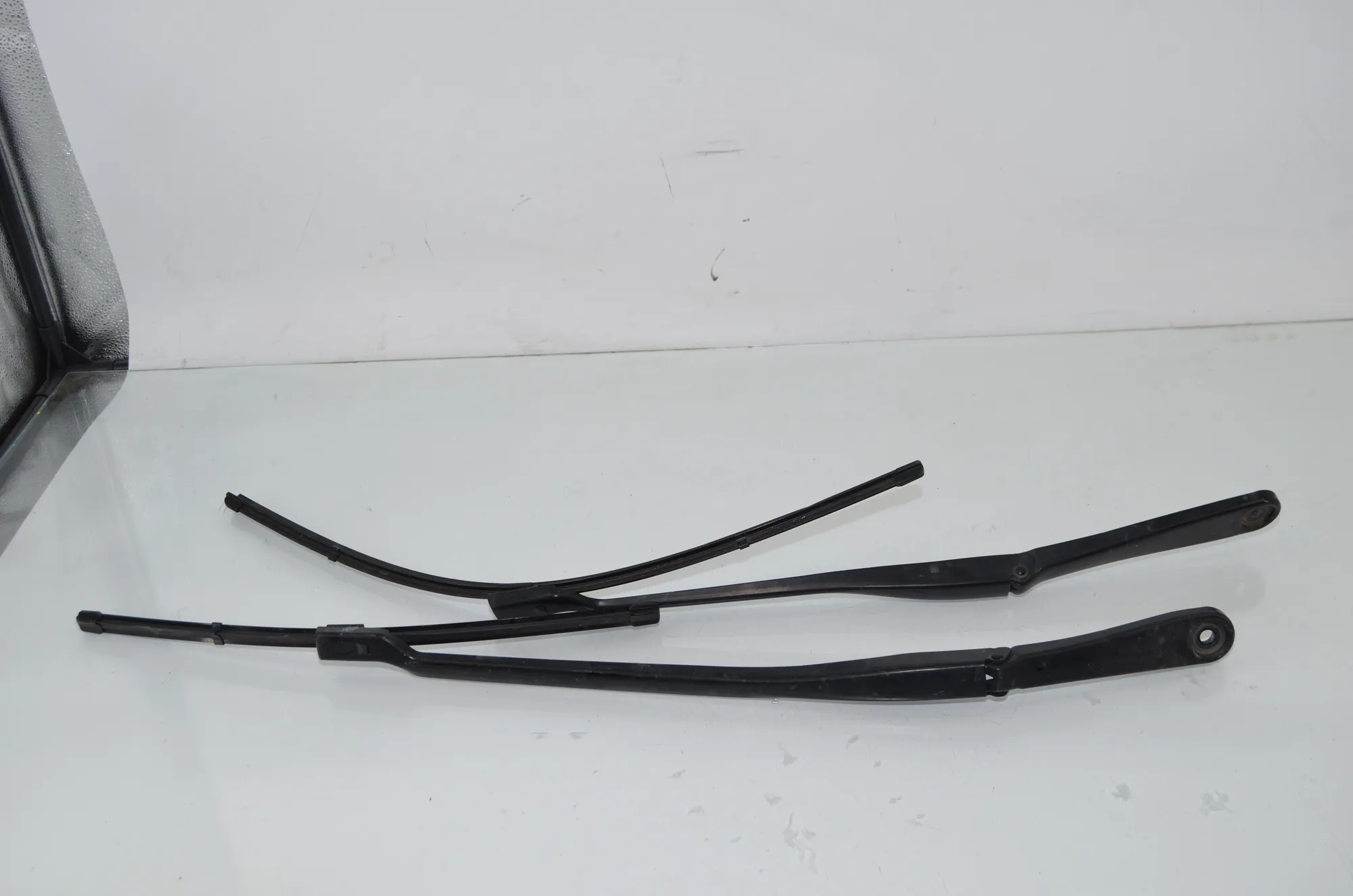 Front Wiper Arms – OEM 9463860 · BMW 5 Touring (G31) (2017 - -) 520 d 2019