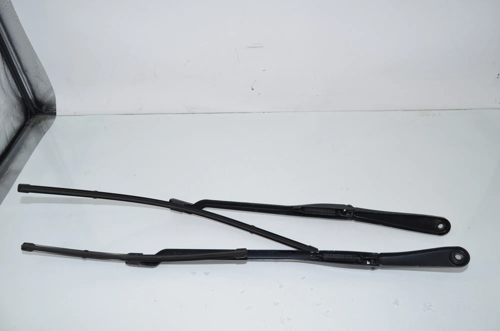 Front Wiper Arms – OEM 9463860 · BMW 5 Touring (G31) (2017 - -) 520 d 2019 – 3