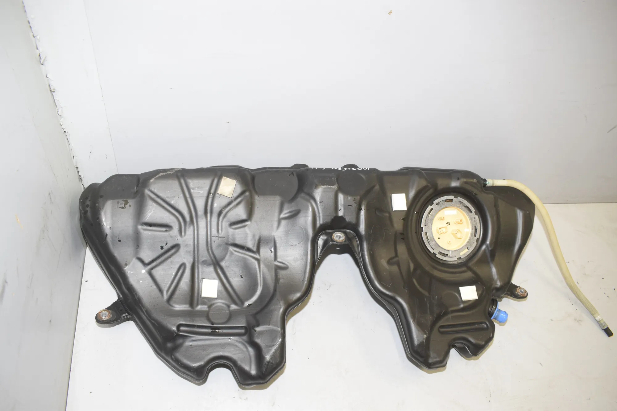 Fuel Tank – OEM 7225002 · BMW 5 Touring (F11) M 550 d xDrive 2016 – 2