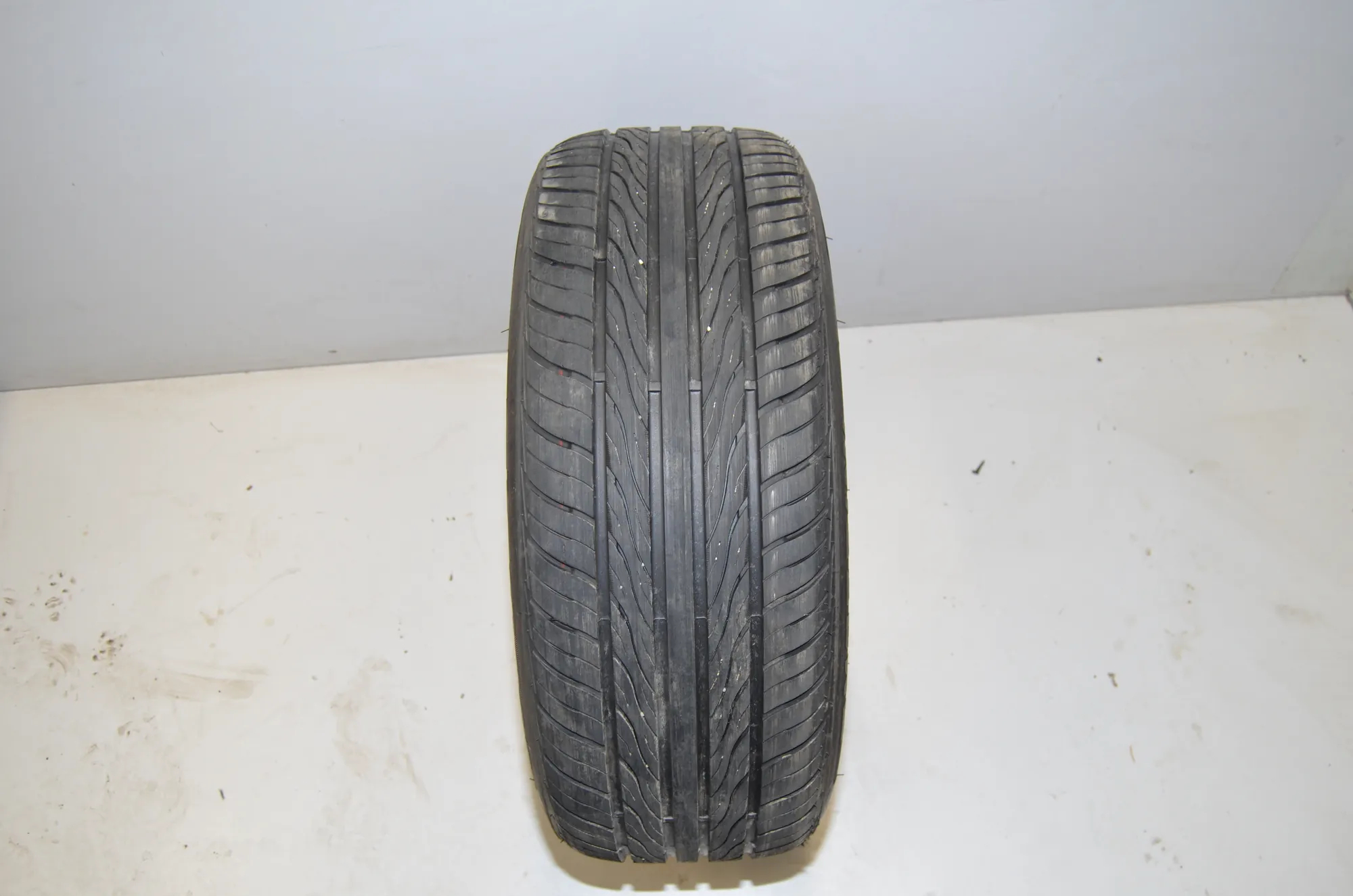 Tire · BMW 5 (F10) BMW 5 (F10) 518 d 2011 – 2
