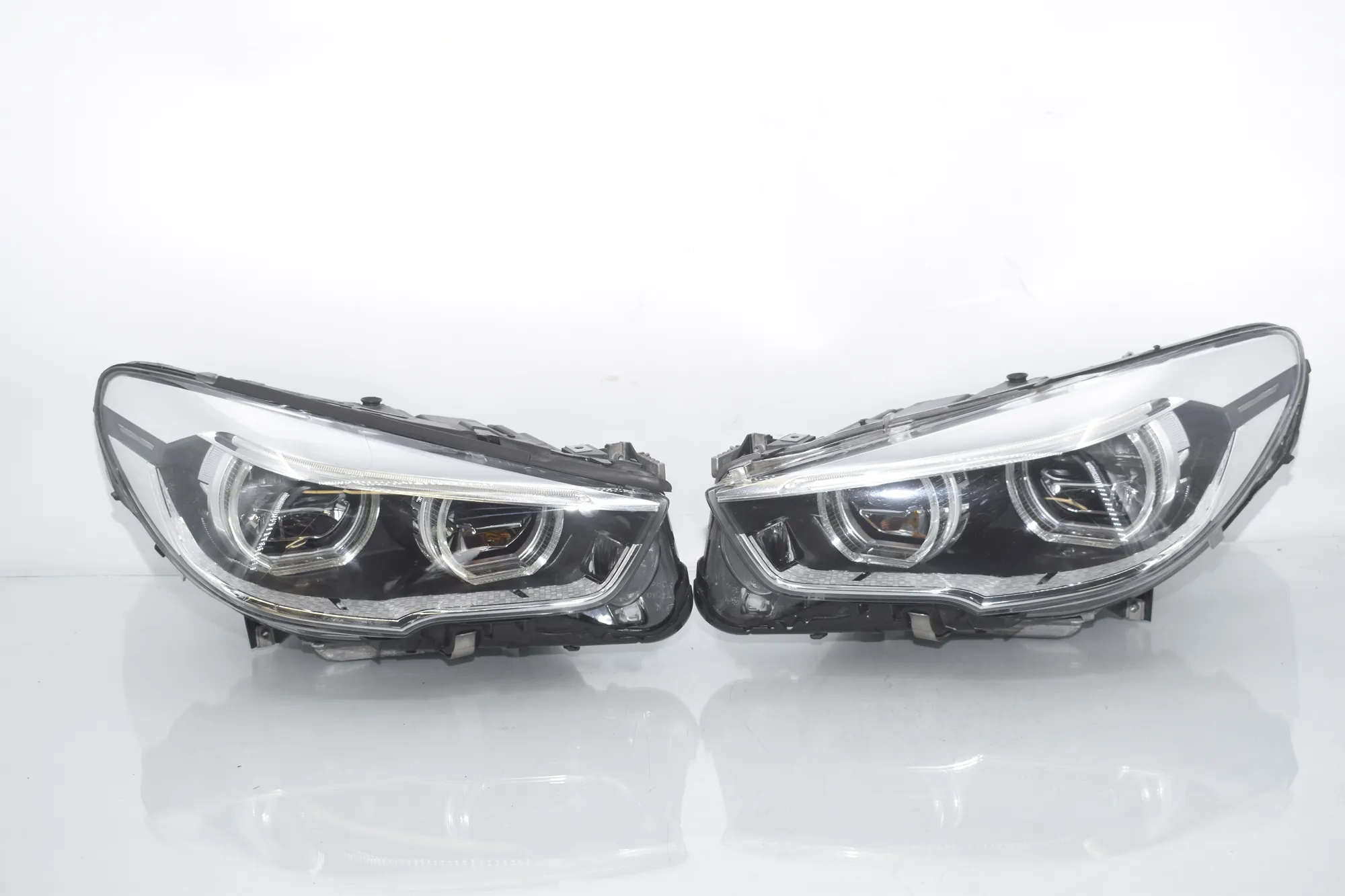 Front Headlight Set Kit – OEM 7410807 · BMW 5 Gran Turismo (F07) 535 d xDrive 2014 – 4