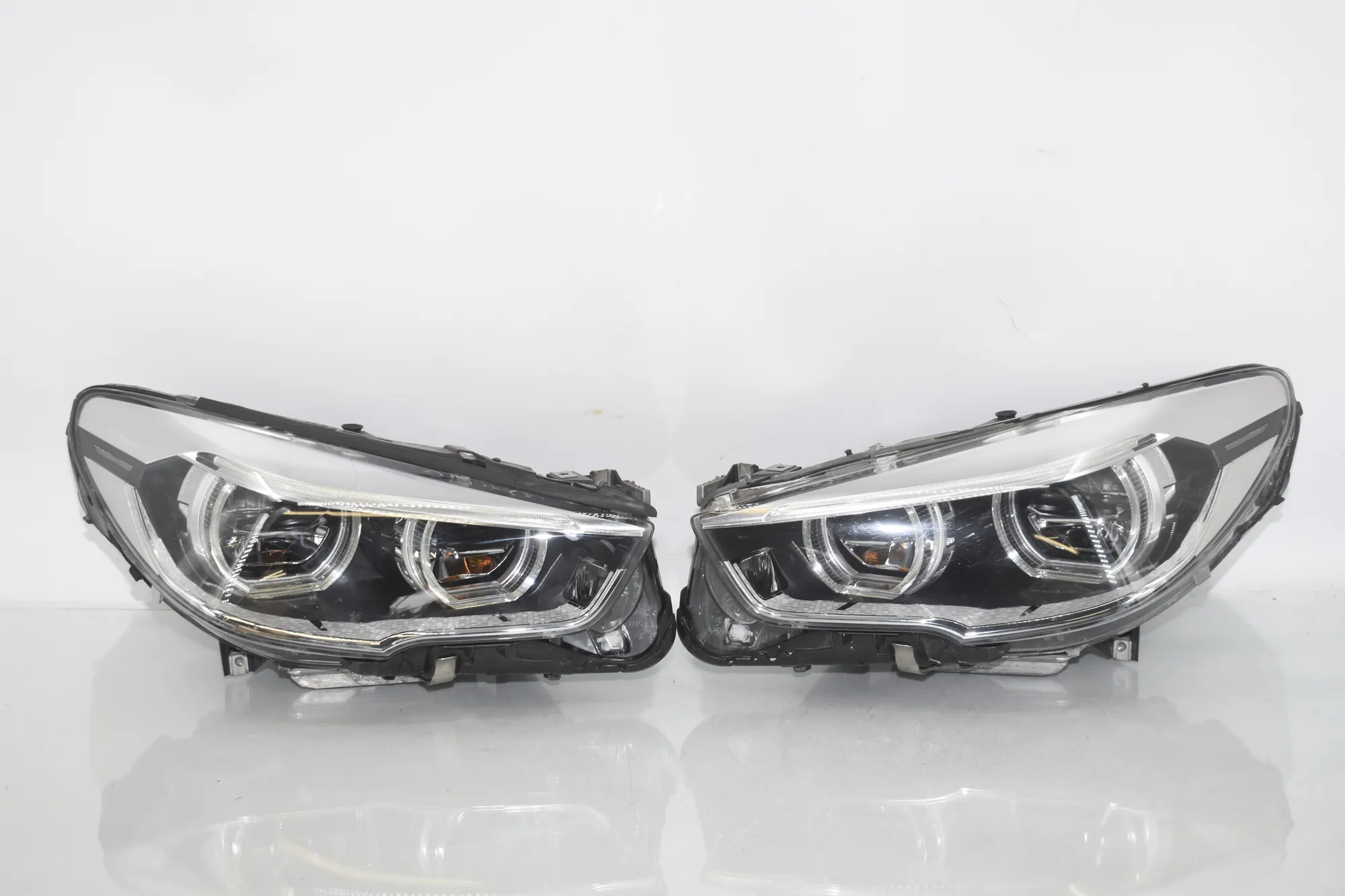 Front Headlight Set Kit – OEM 7410807 · BMW 5 Gran Turismo (F07) 535 d xDrive 2014 – 2