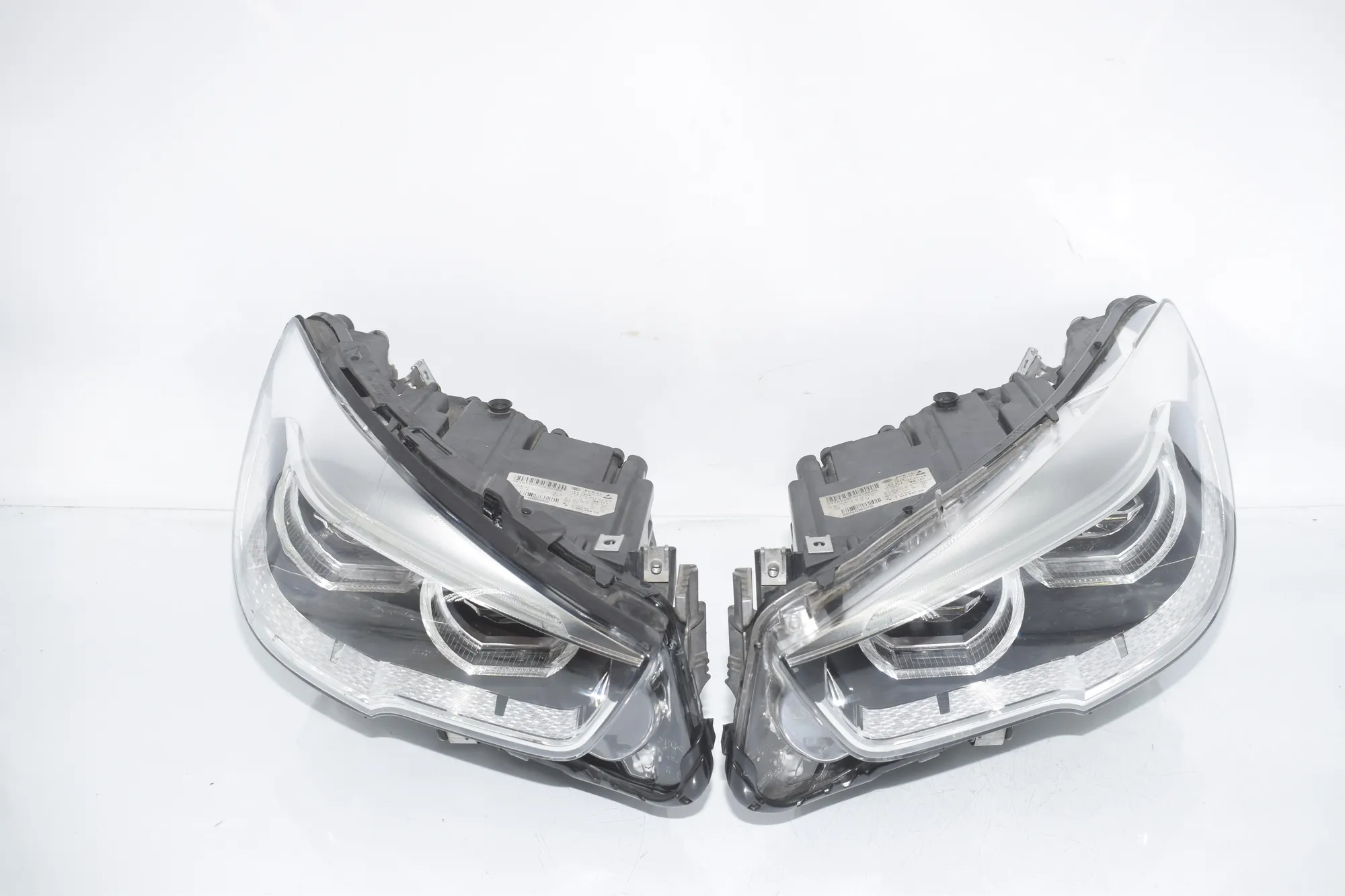 Front Headlight Set Kit – OEM 7410807 · BMW 5 Gran Turismo (F07) 535 d xDrive 2014 – 9