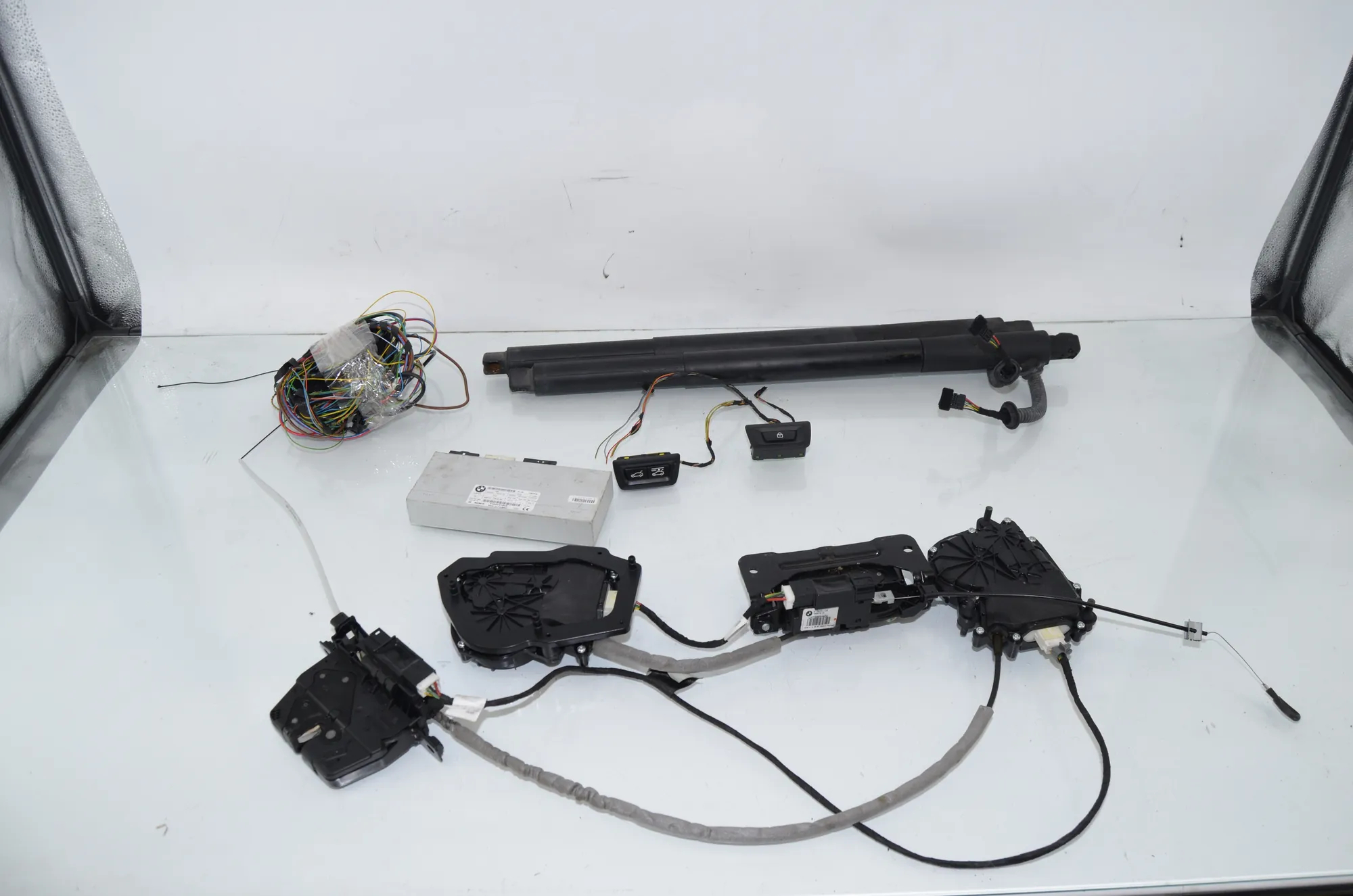 Electric Tailgate Opening Kit – OEM 7394649 · BMW 5 Gran Turismo (F07) 535 d xDrive 2014