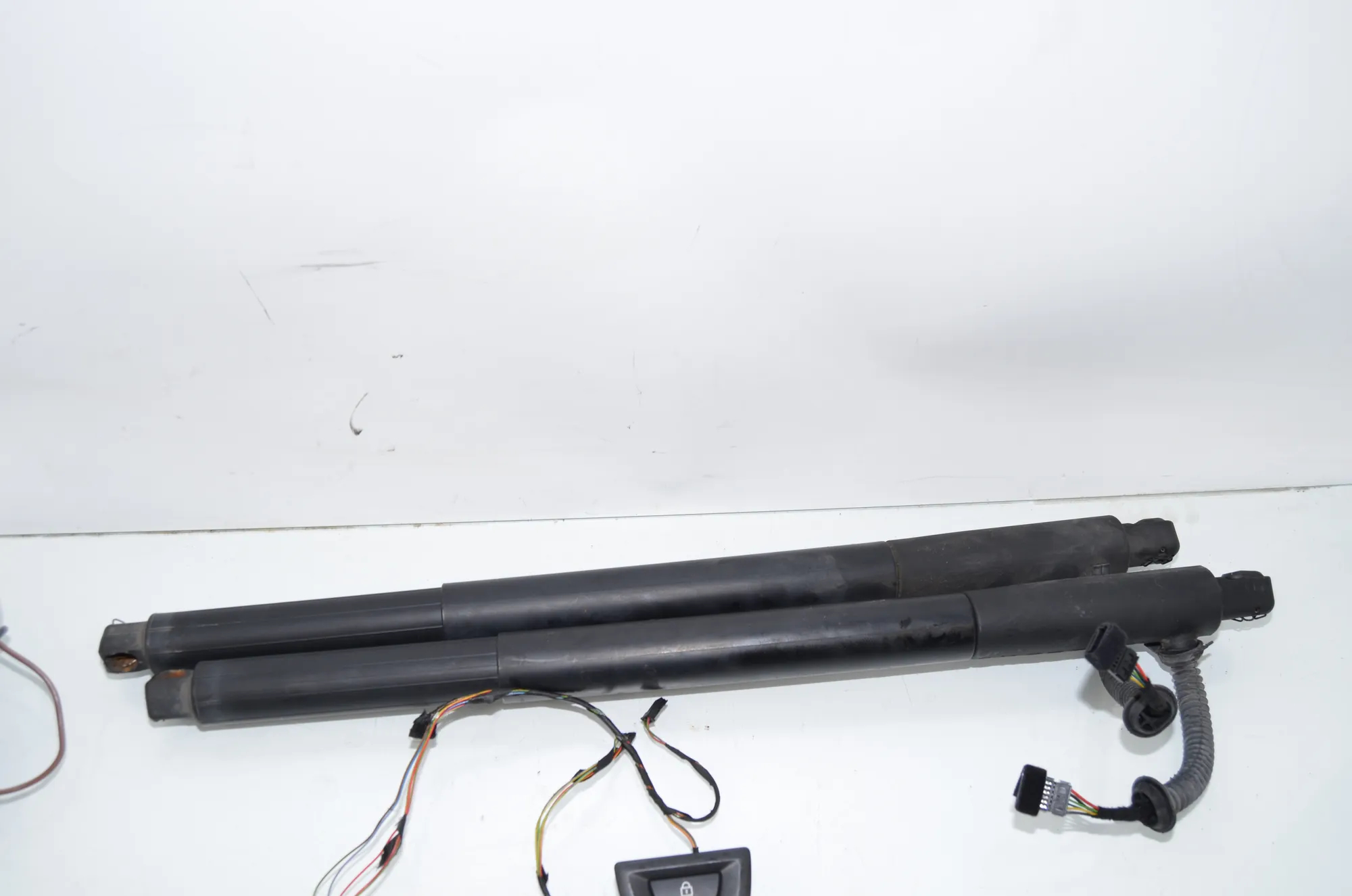 Electric Tailgate Opening Kit – OEM 7394649 · BMW 5 Gran Turismo (F07) 535 d xDrive 2014 – 4