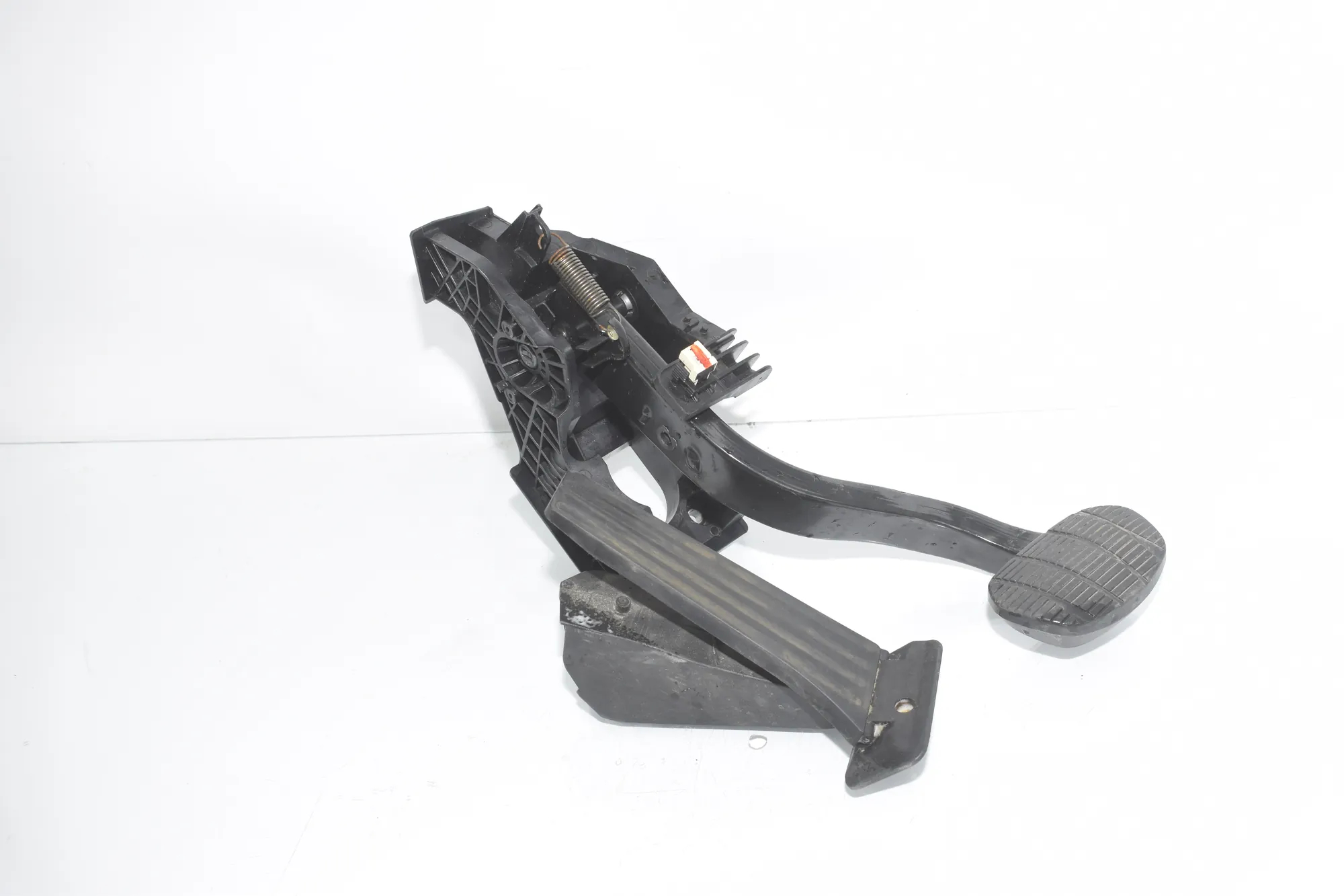 Brake Pedal – OEM 6856596 · BMW X1 (F48) xDrive 18 d 2017 – 3