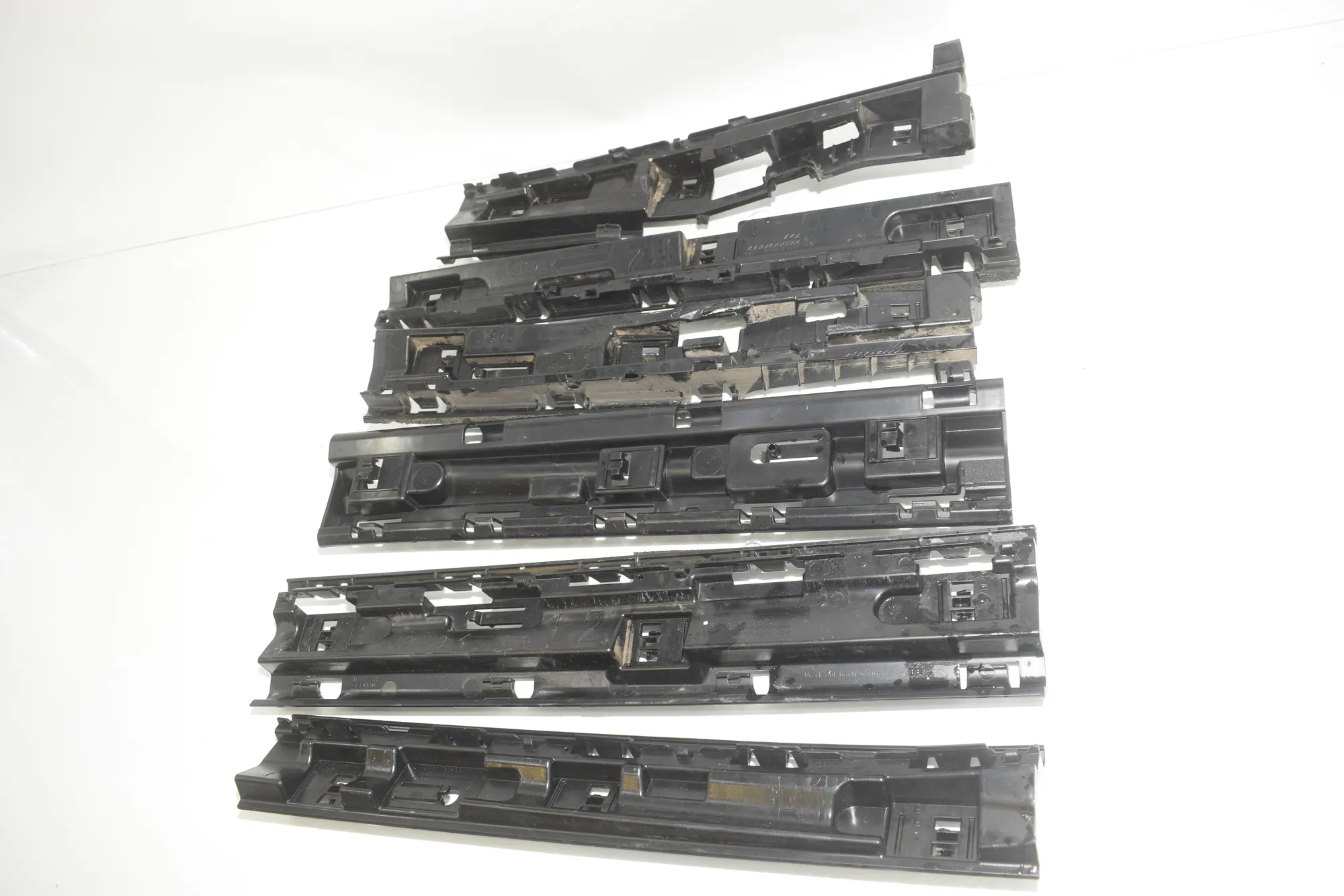 Sideskirt Bracket – OEM 7332330 · BMW X1 (F48) xDrive 18 d 2017 – 2