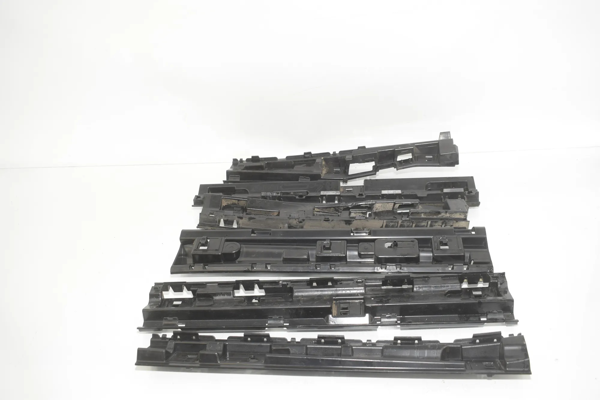Sideskirt Bracket – OEM 7332330 · BMW X1 (F48) xDrive 18 d 2017 – 3