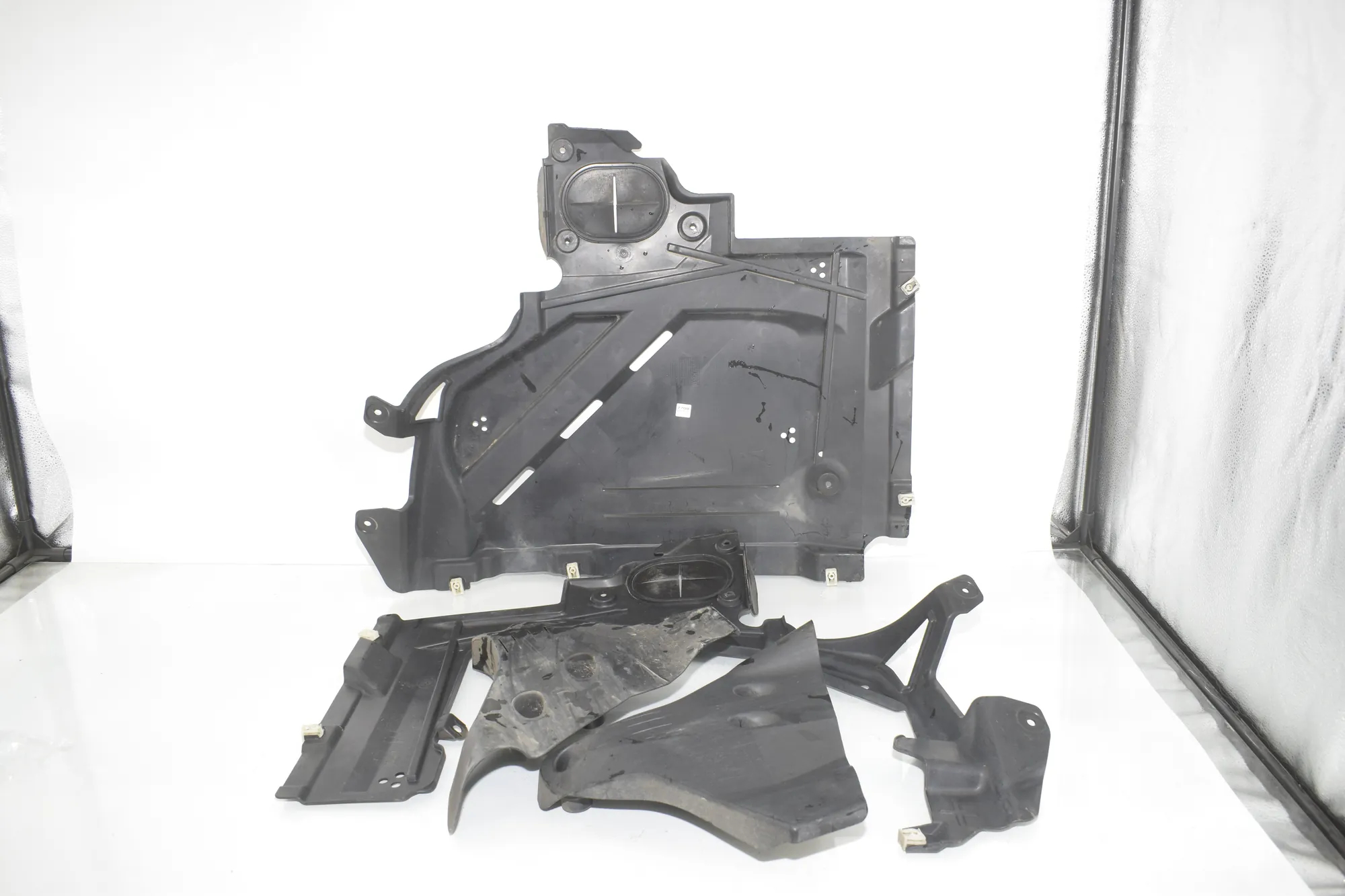 Other Body Parts – OEM 6858413 · BMW X1 (F48) xDrive 18 d 2017 – 2
