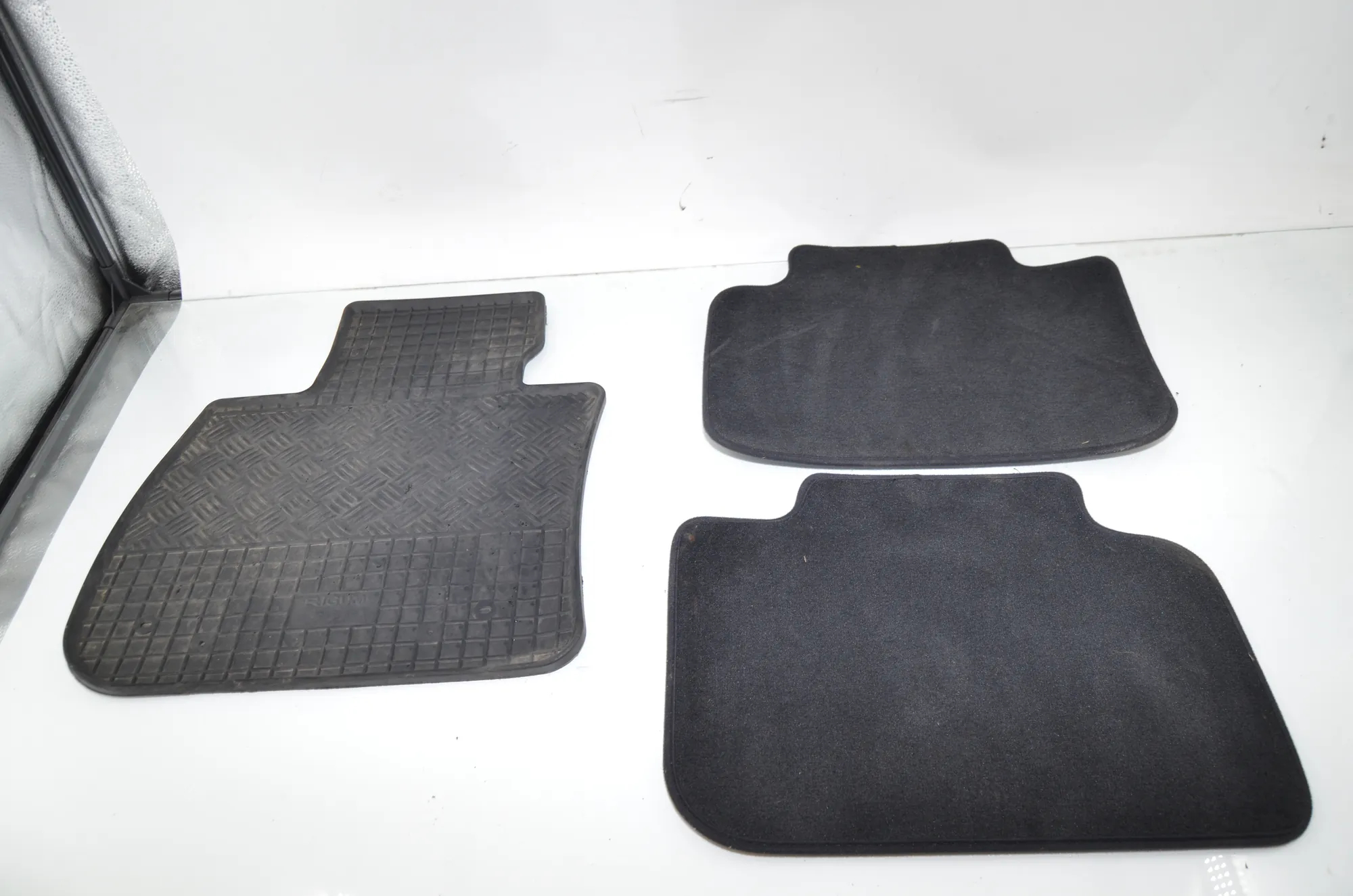 Floor Mat Set – OEM 7410382 · BMW X1 (F48) xDrive 18 d 2017