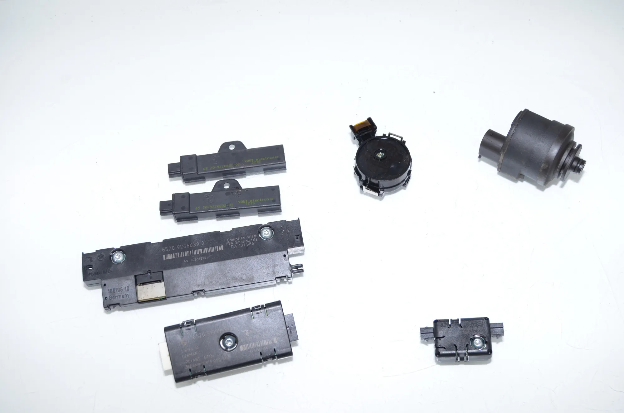 Antenna – OEM 9220832 · BMW 5 Touring (F11) 535 d 2011