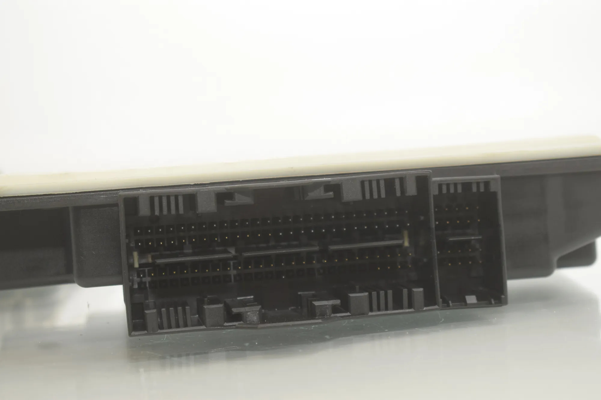 SRS Control Unit – OEM 9253637 · BMW 5 Touring (F11) 535 d 2011 – 4