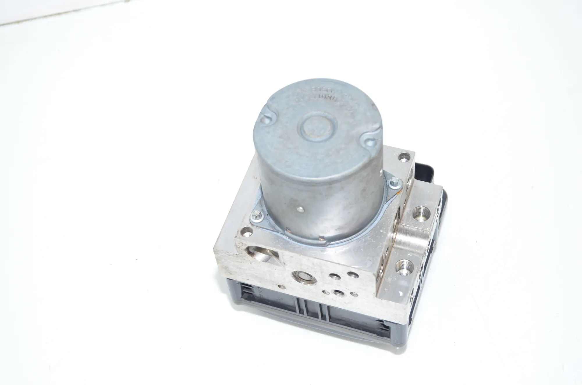 ABS Pump – OEM 6852808 · BMW 5 Touring (F11) 535 d 2011 – 3