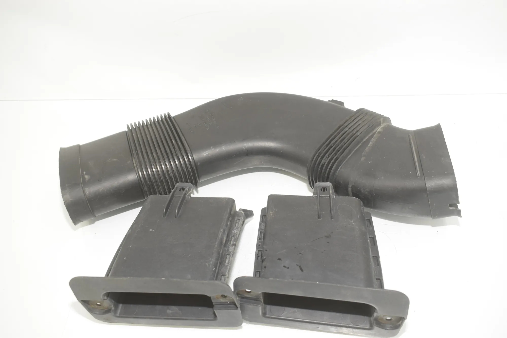 Air Intake Tube – OEM 7185167 · BMW 5 Touring (F11) M 550 d xDrive 2016