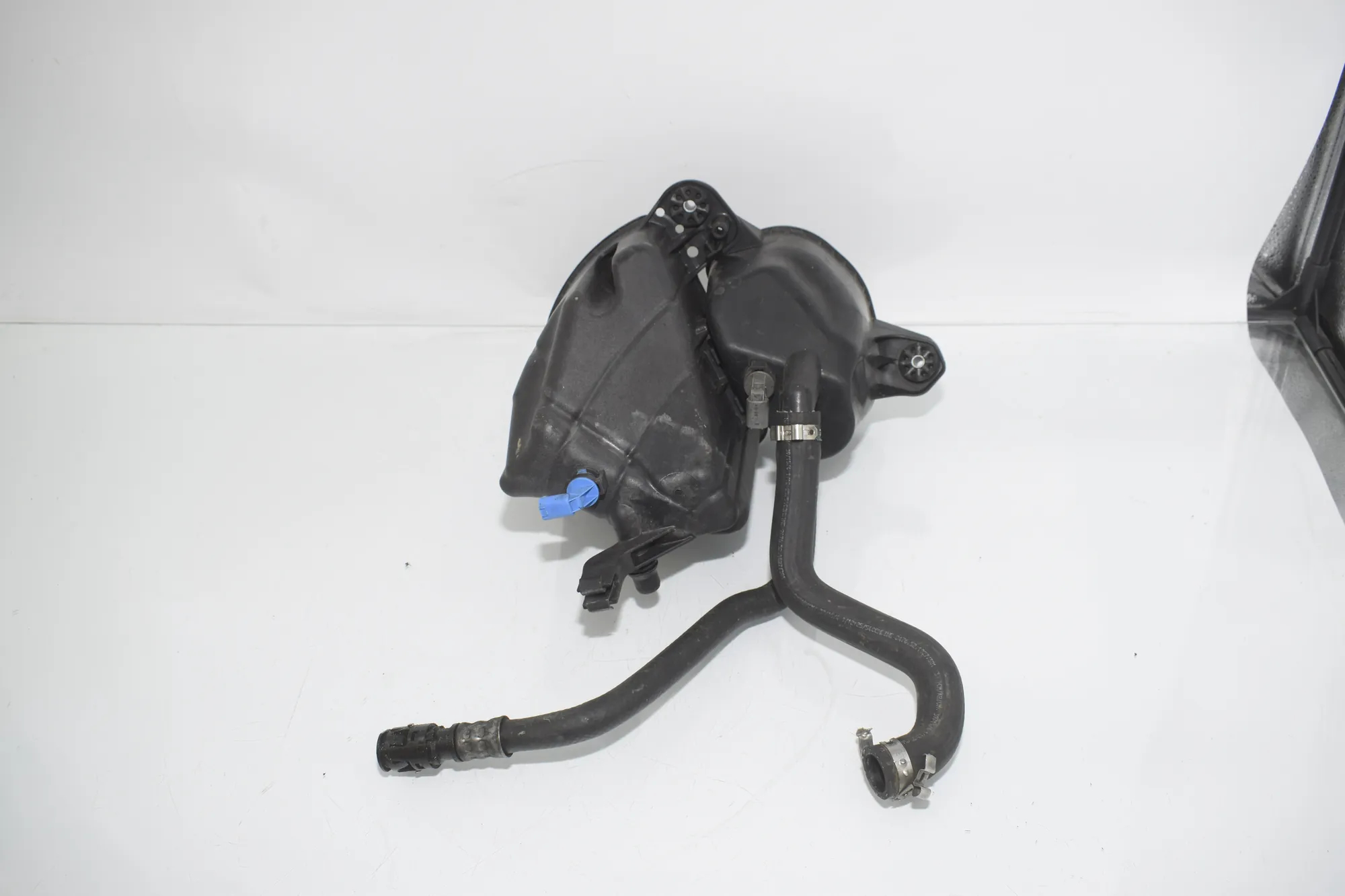 Coolant Expansion Tank – OEM 7647283 · BMW 5 Touring (F11) M 550 d xDrive 2016