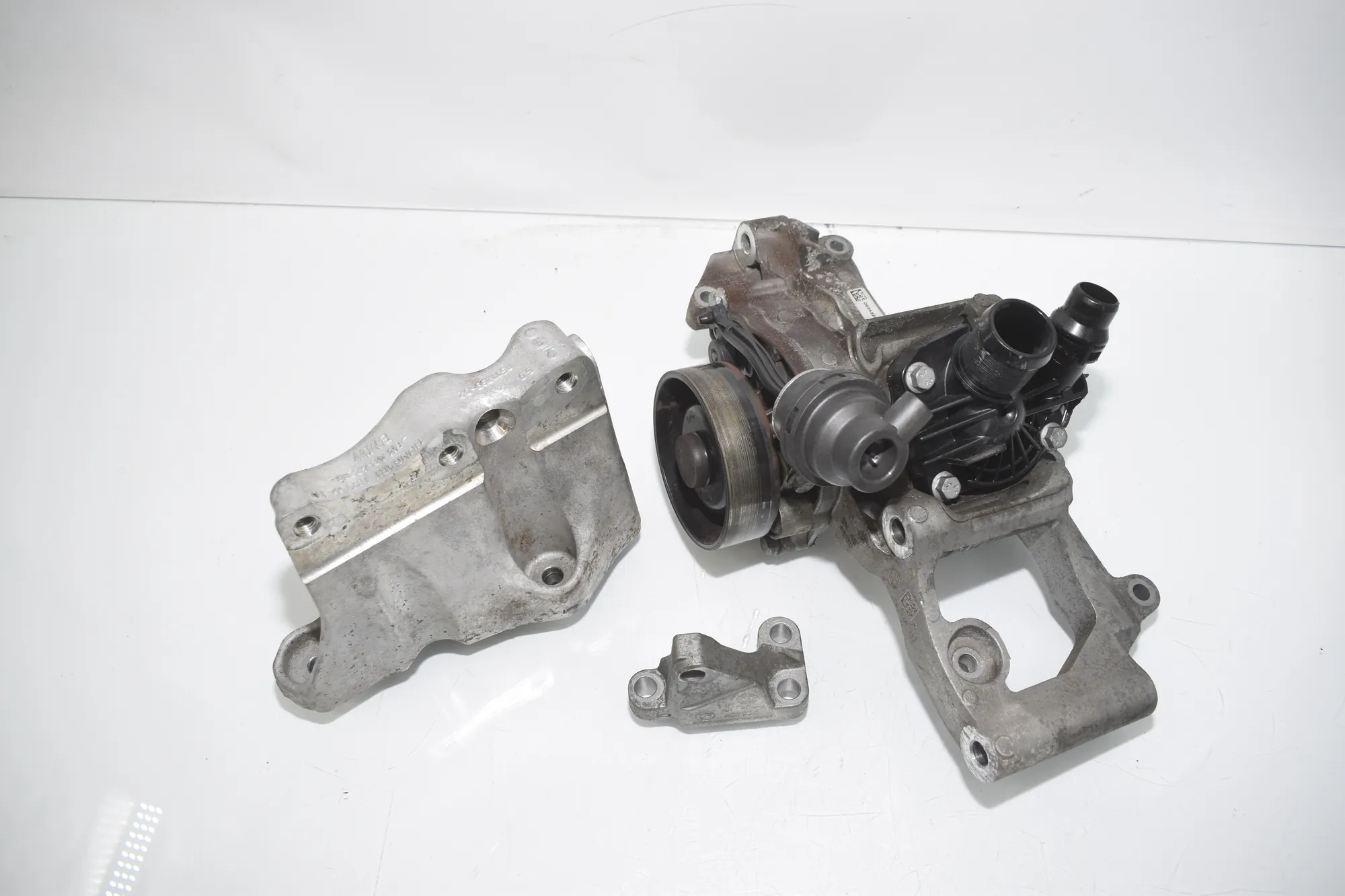Left Side Engine Bracket – OEM 8511299 · BMW 2 Gran Tourer (F46) 216 d 2015 – 2