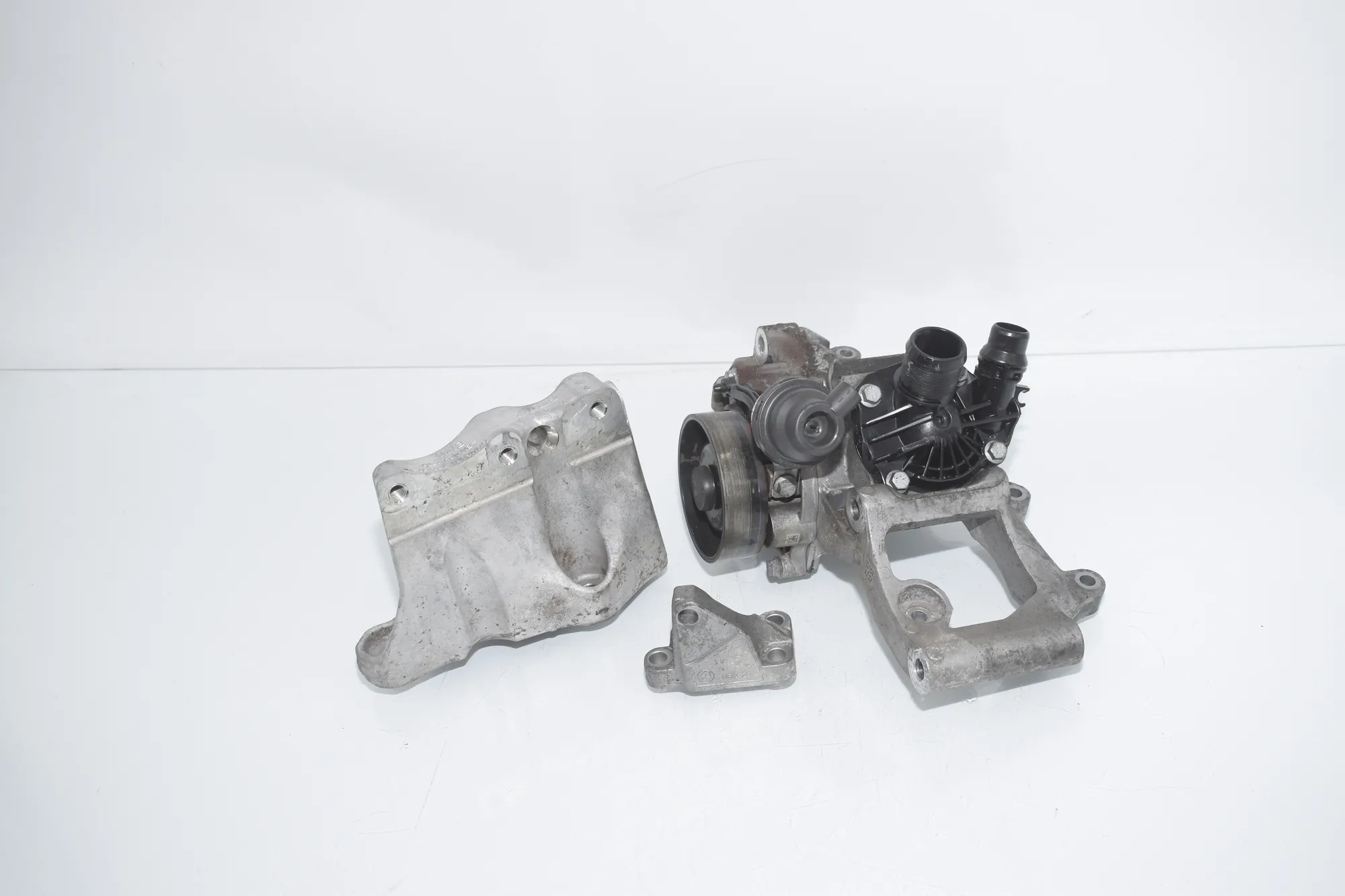 Left Side Engine Bracket – OEM 8511299 · BMW 2 Gran Tourer (F46) 216 d 2015